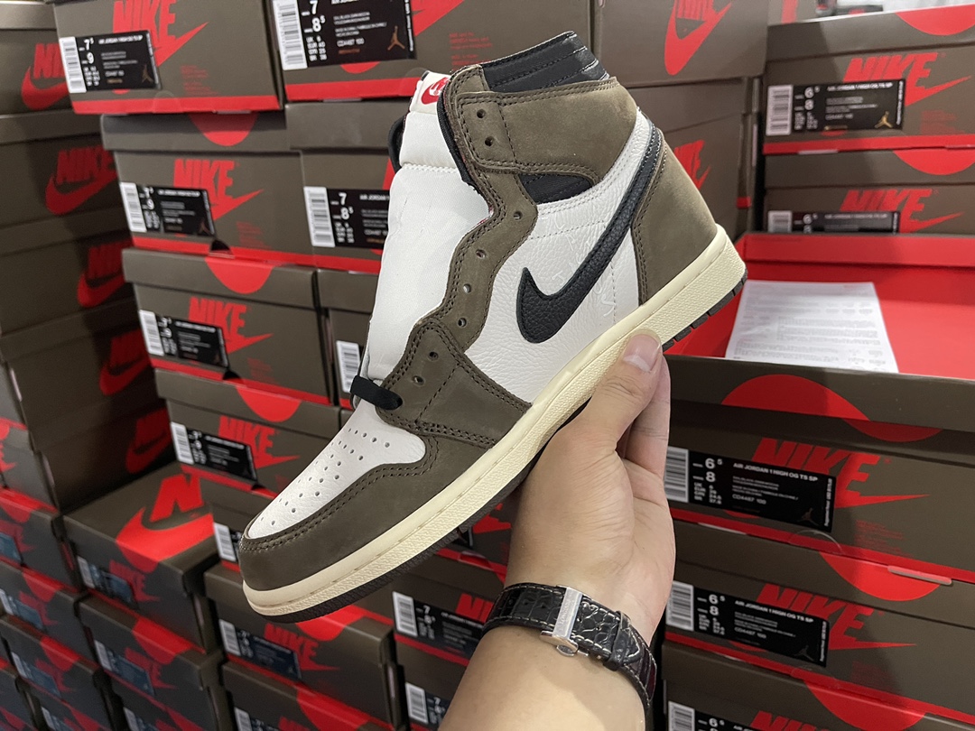 1's Retro High Travis Scott CD4487-100