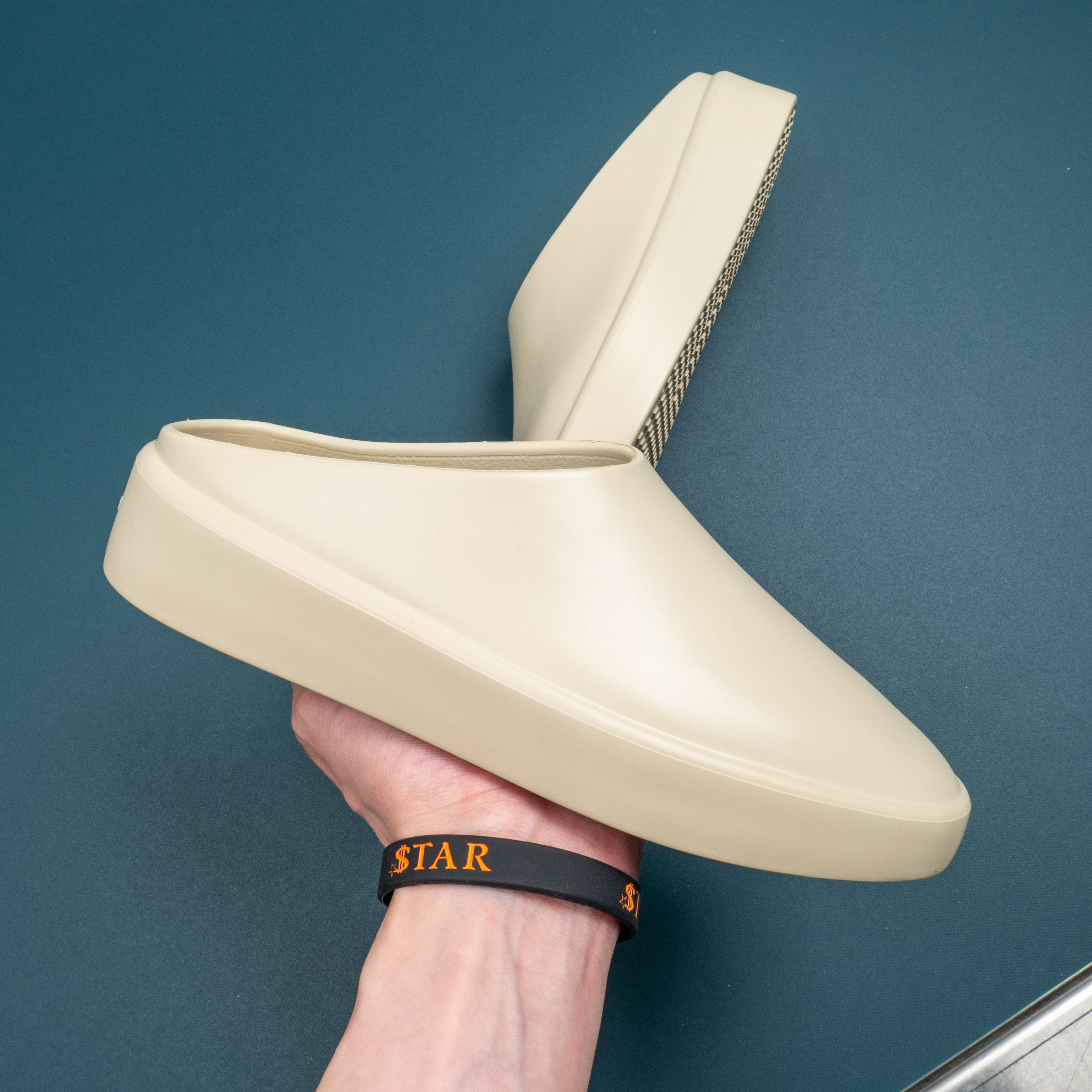 Caliornia One Stirrup Oatmeal