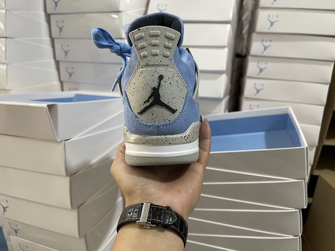 4's Retro University Blue UNC