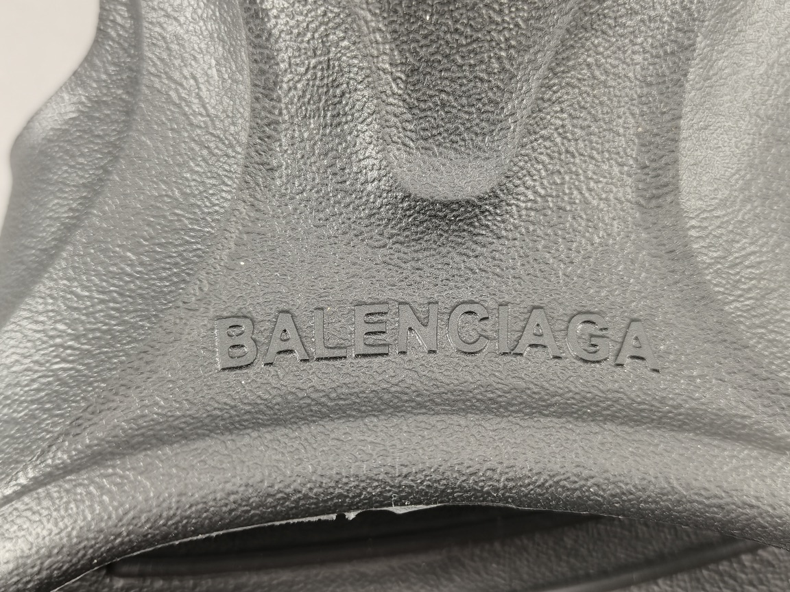 Mold Slide Sandal Black