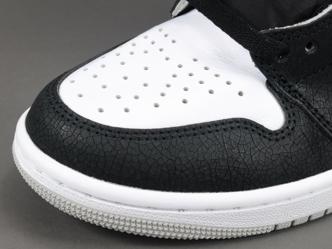 1's Retro High OG Bleached Coral