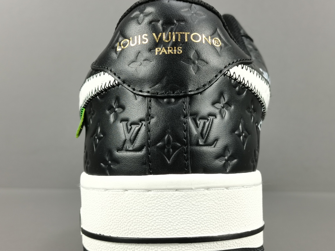 Friends & Family Black