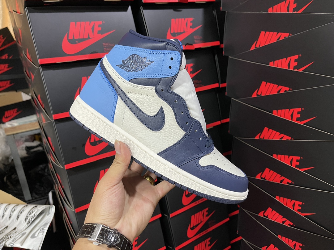 1's Retro High OG “Obsidian University Blue”