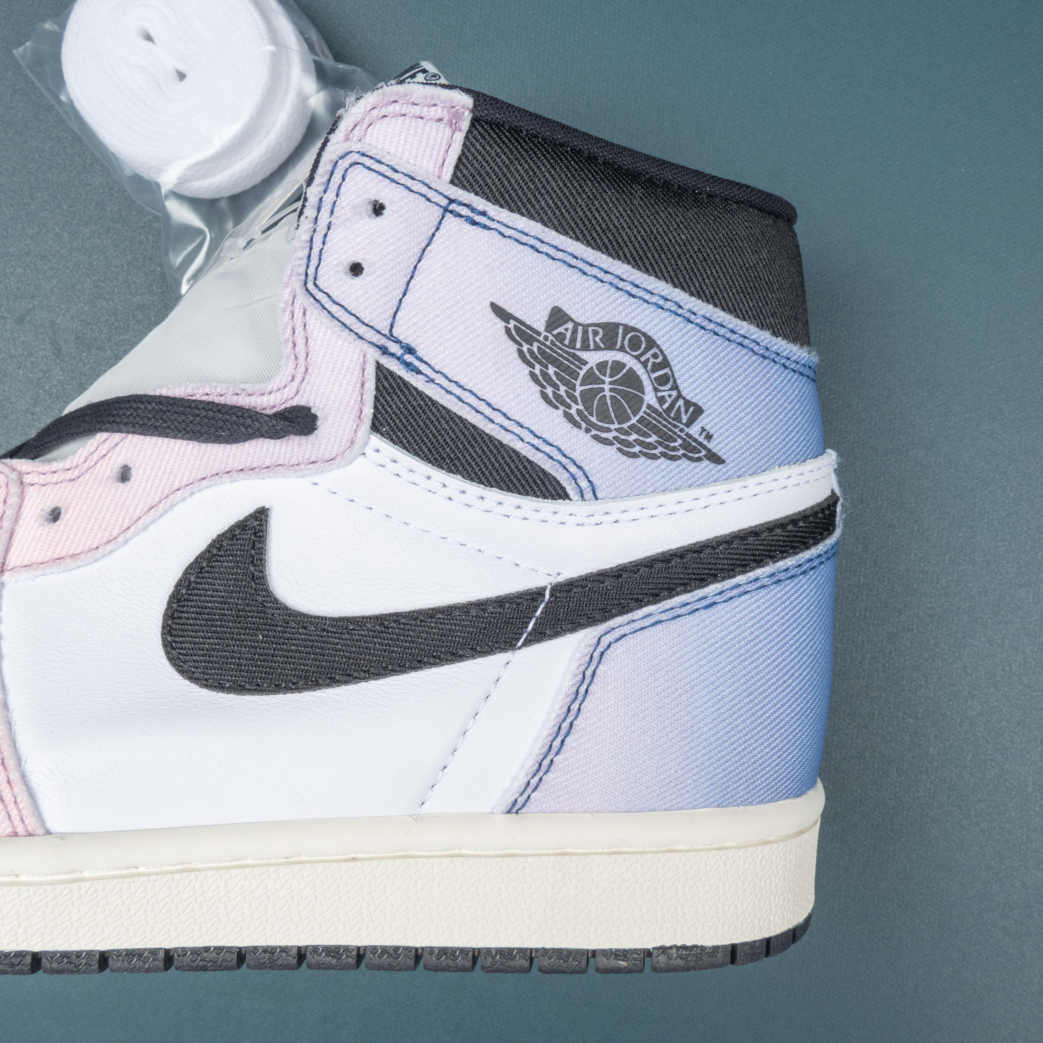 1s Retro High OG Skyline