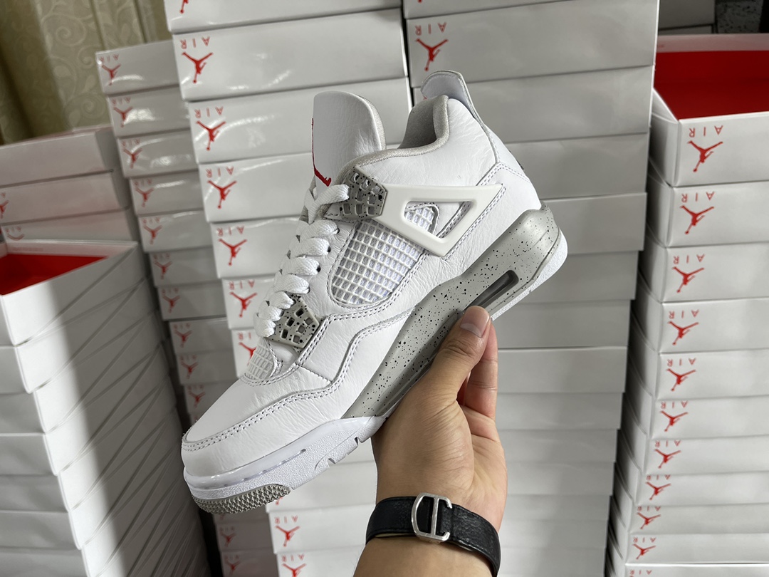 4's Retro White Oreo