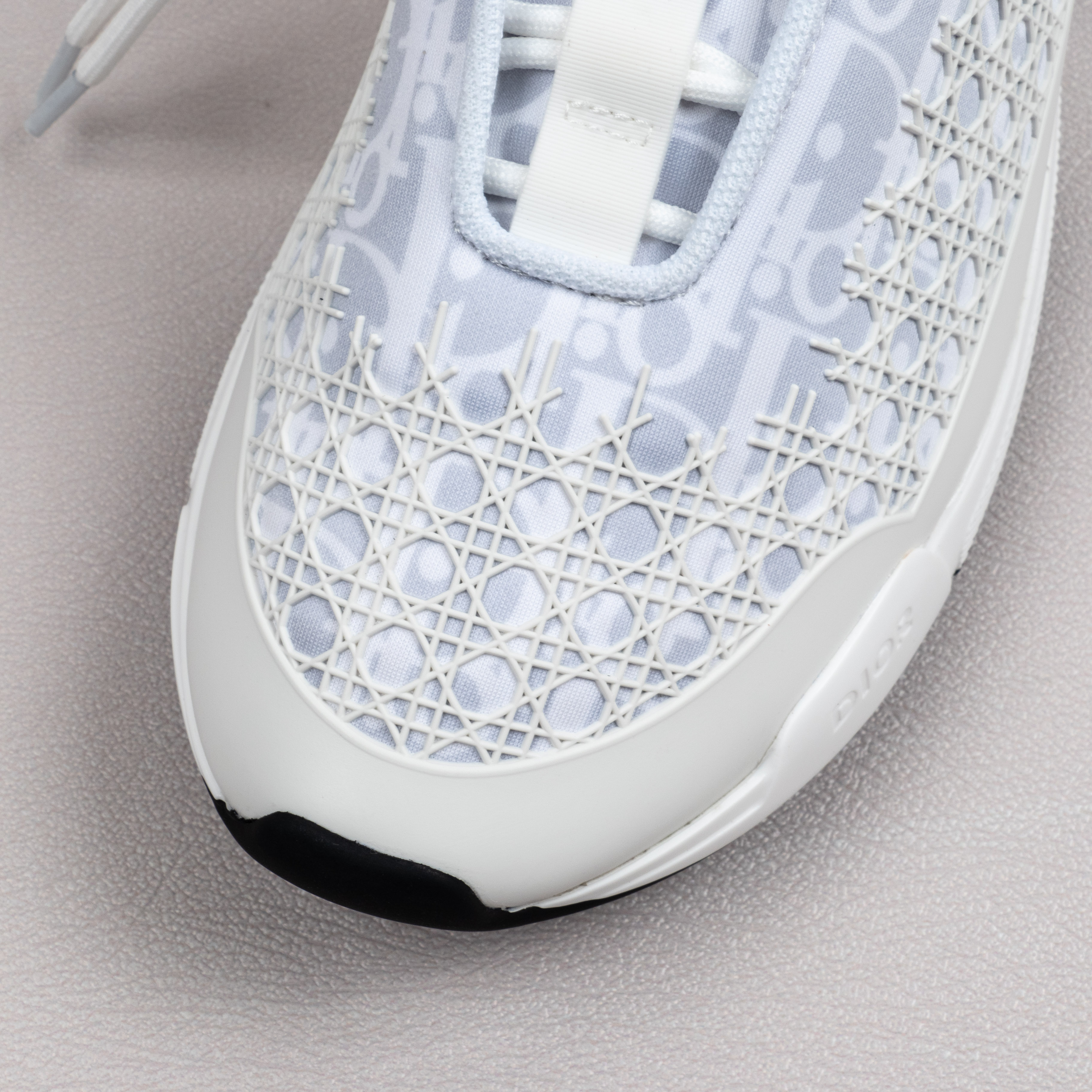 【Free shipping】男女鞋 DlOR 运动休闲老爹鞋松紧鞋带白色