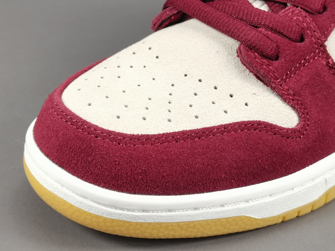 SB Dunk Low Skate Like a Girl