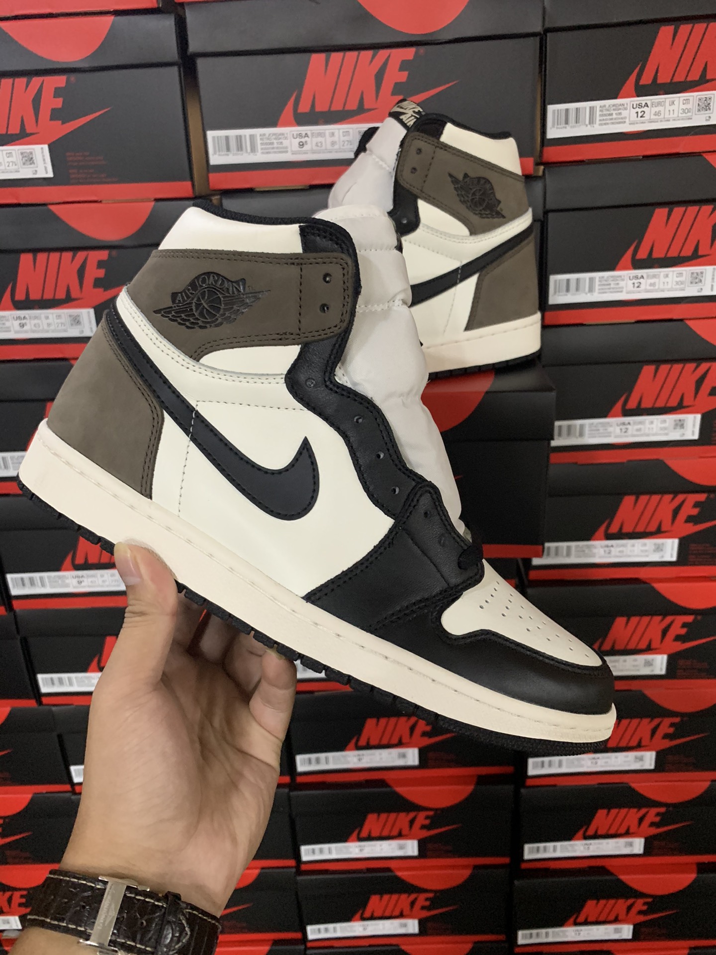 1's Retro High Dark Mocha 555088-105