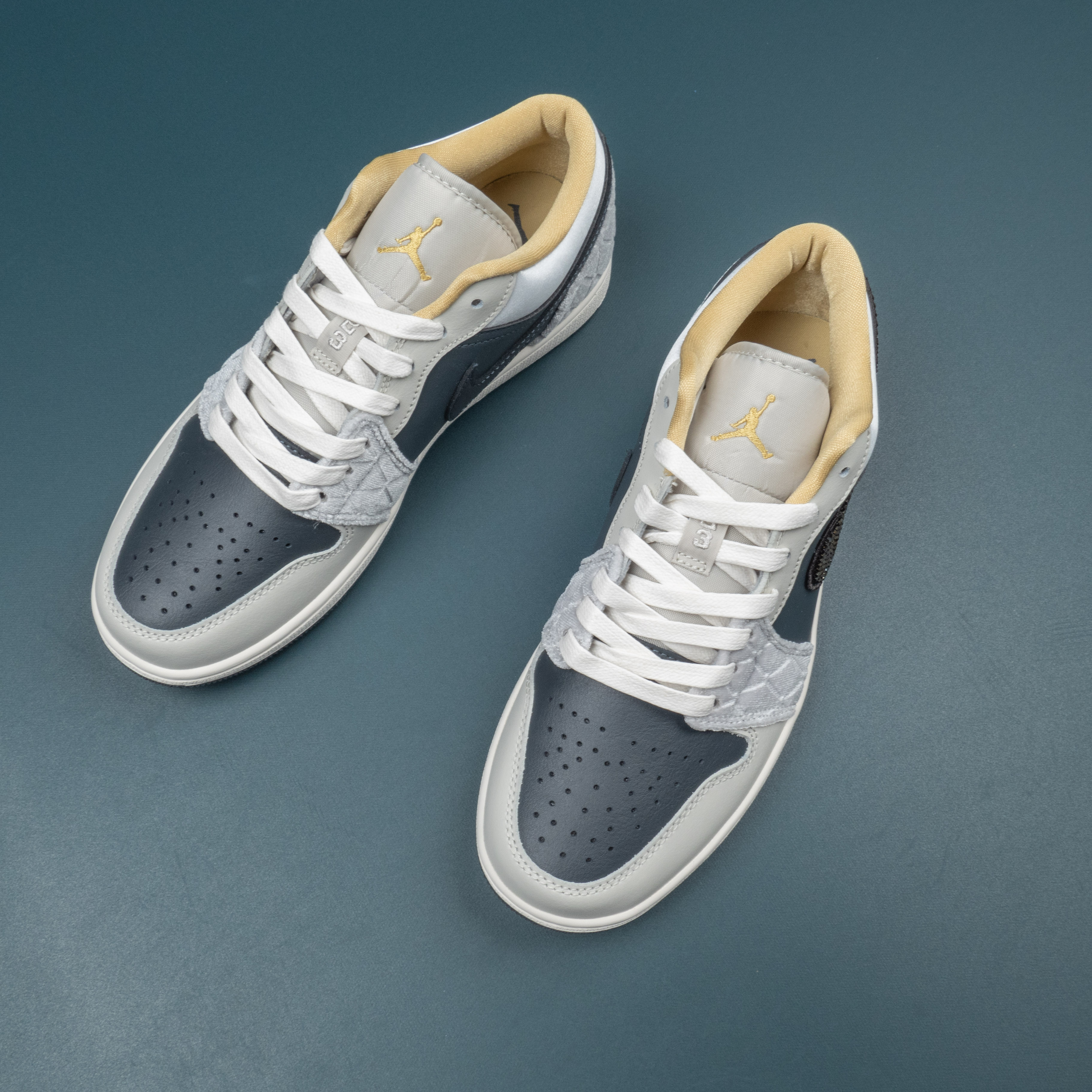 1‘s Low Beaded Swoosh