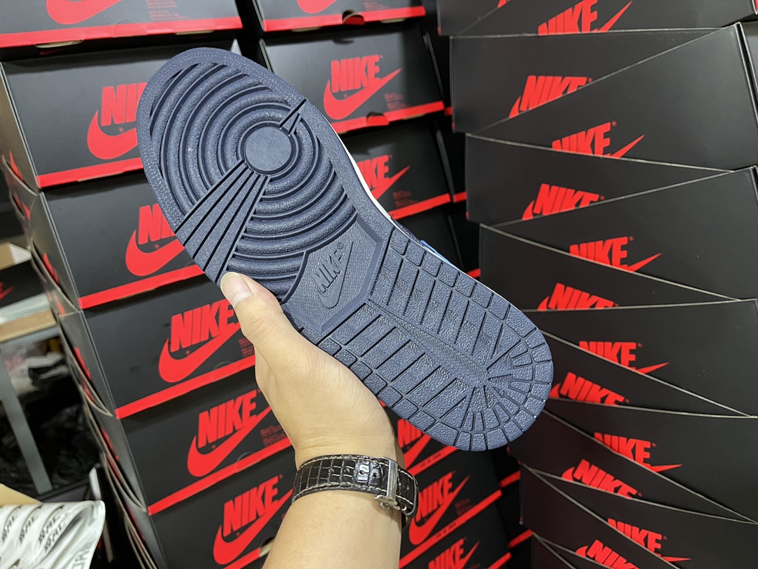 1's Retro High OG “Obsidian University Blue”