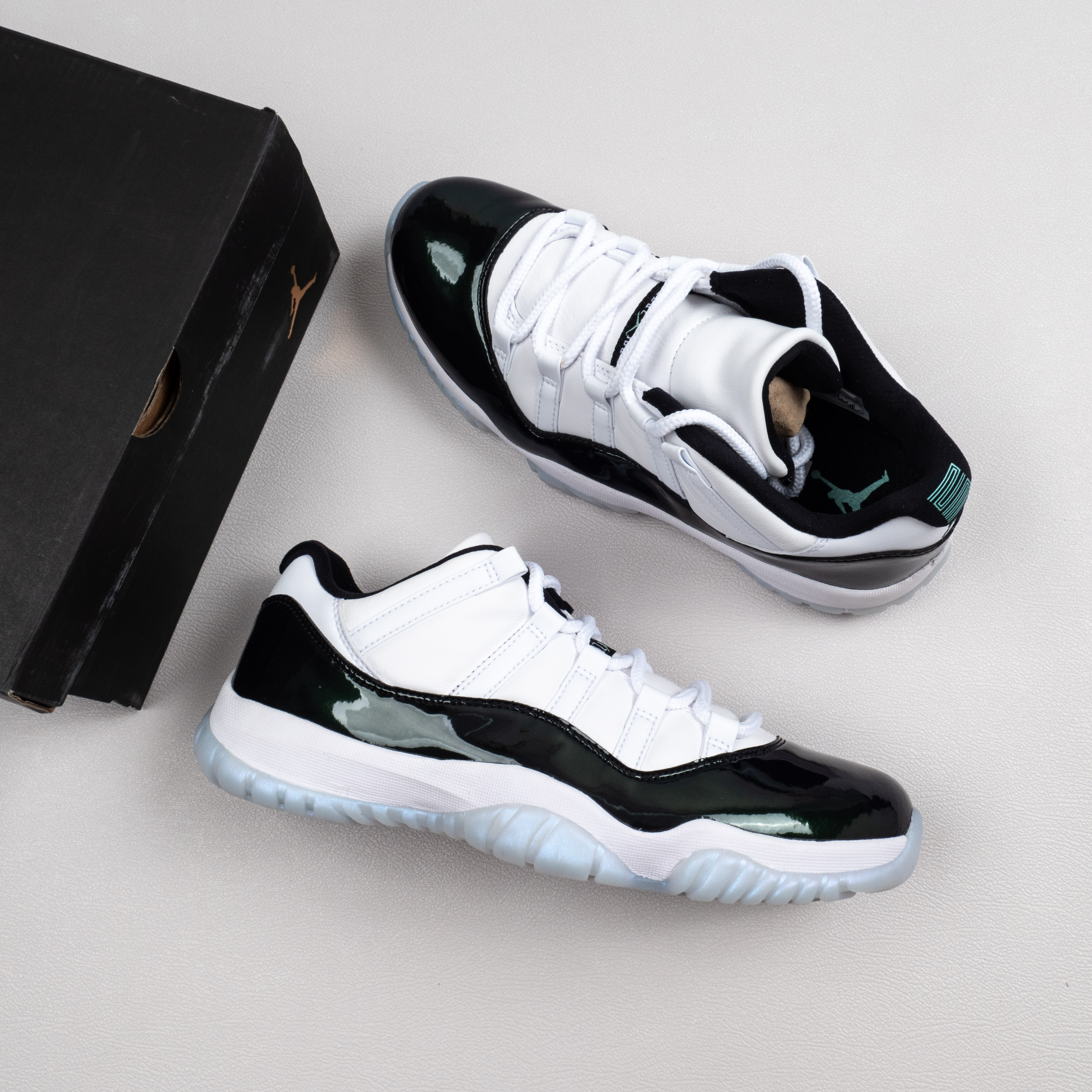 11s Retro Low Iridescent