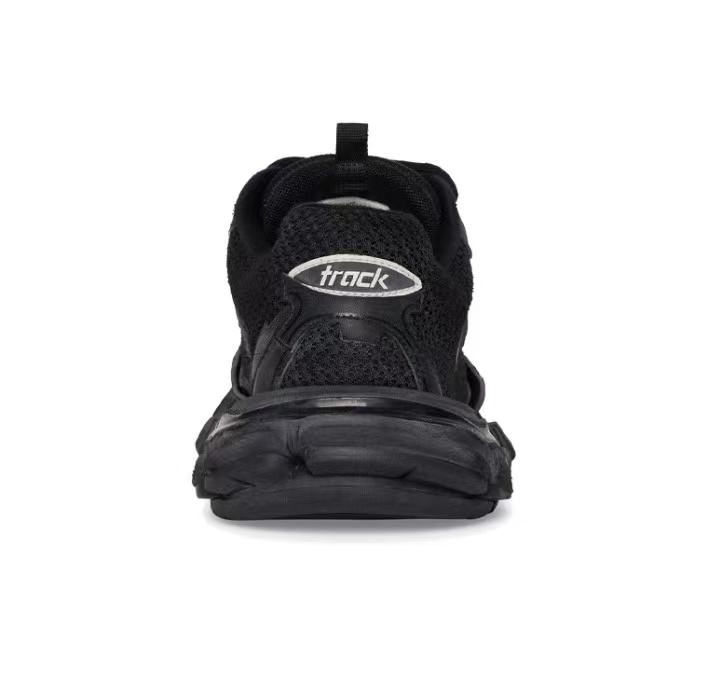 Black Track.3 Black