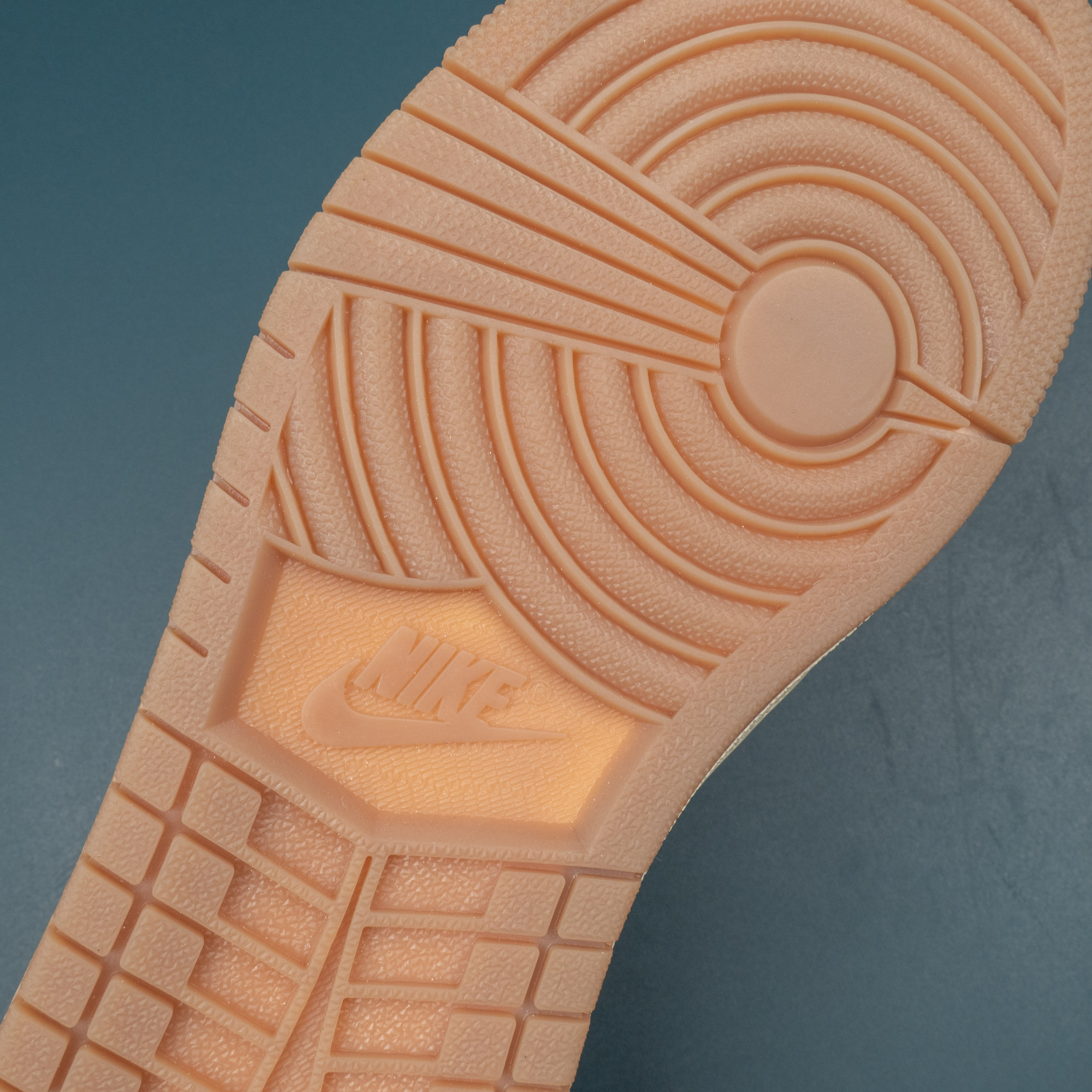 1's Retro Low OG Zion Williamson Voodoo