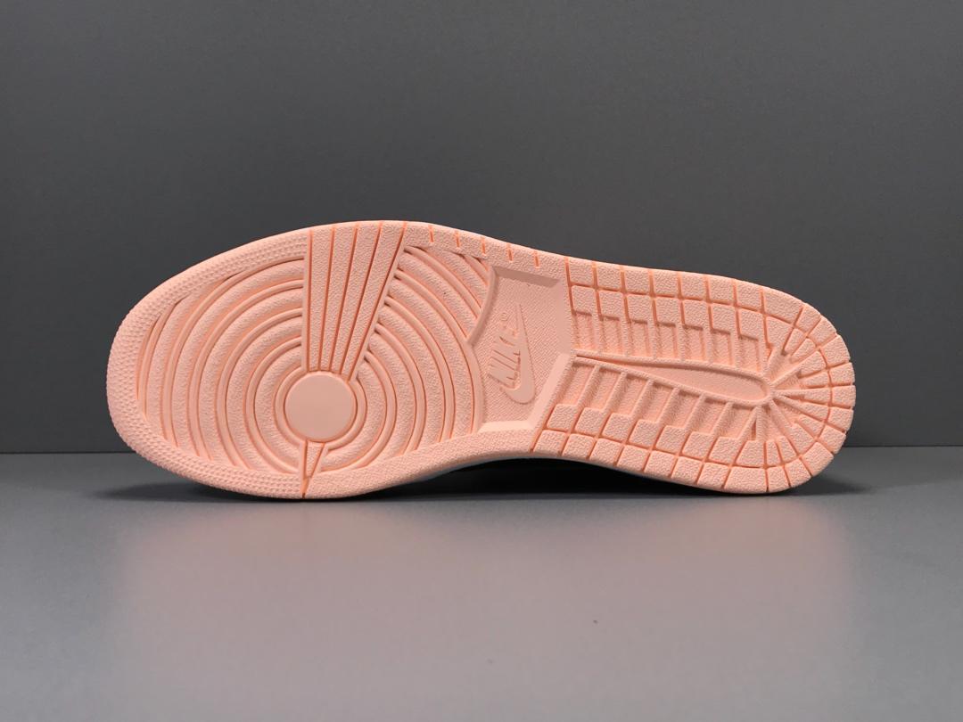 1s Retro High Black Crimson Tint