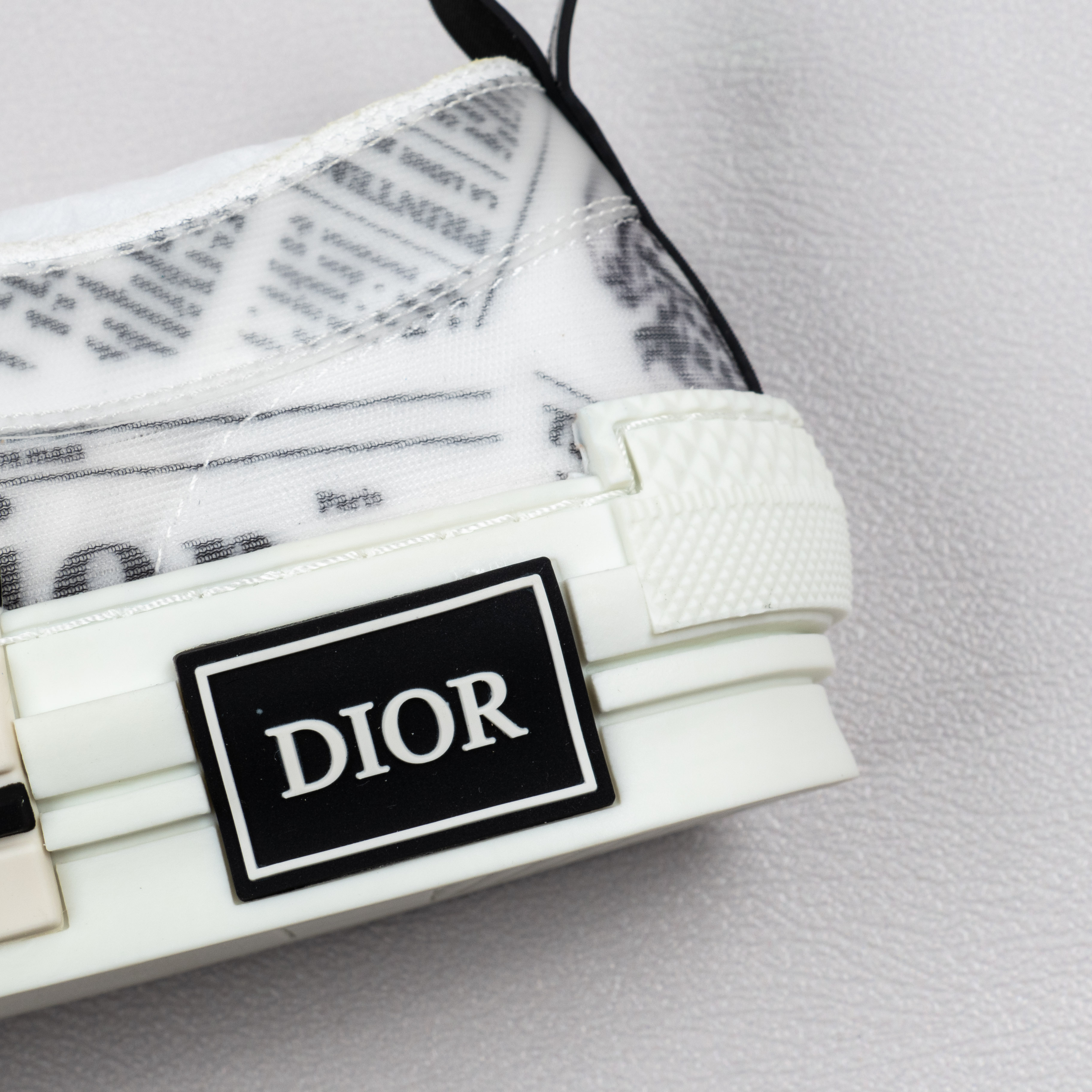 【Free shipping】男女鞋 DlRO 低帮运动休闲鞋 T00962H565