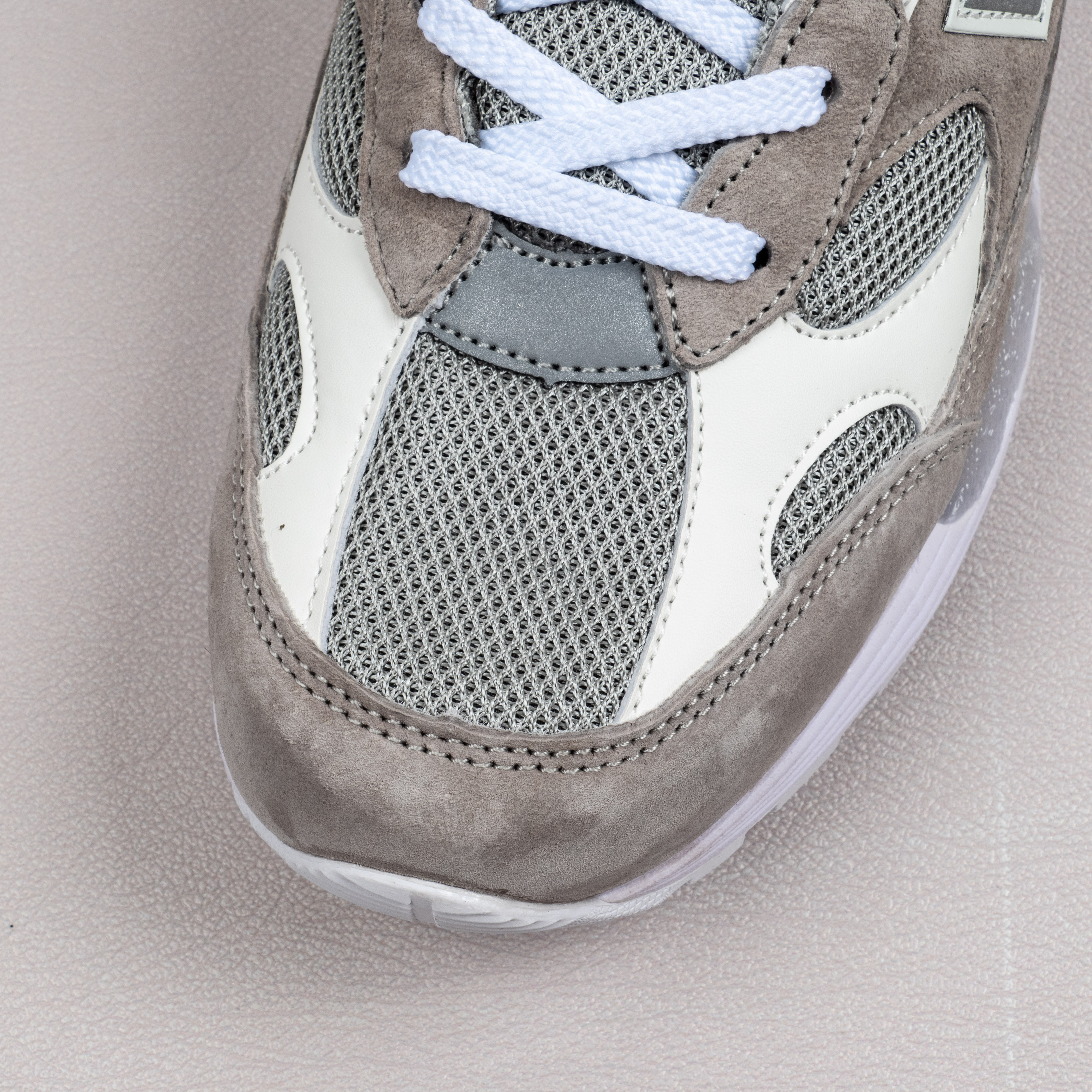 992 White Silver Nimbus Cloud