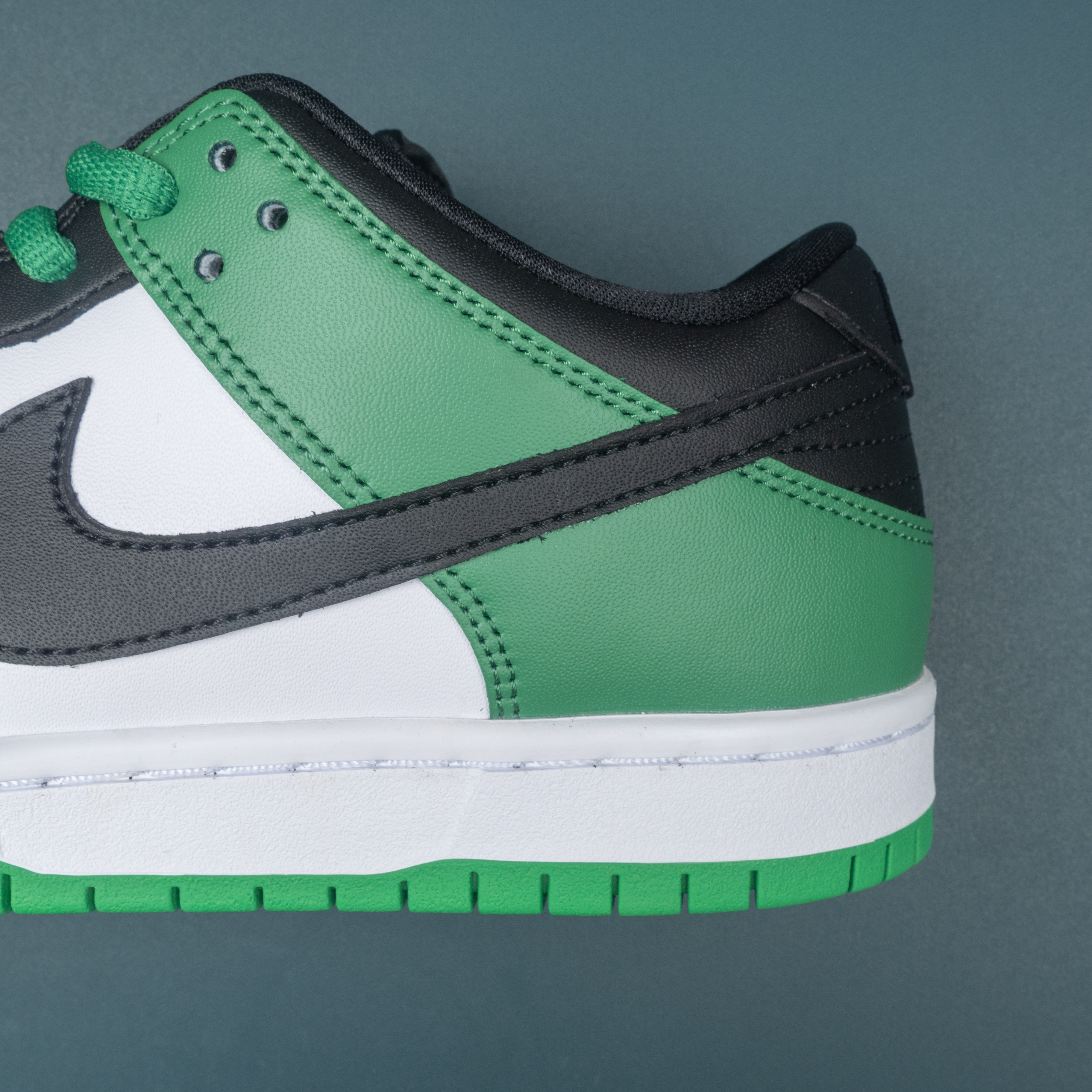 SB Dunk Low Classic Green