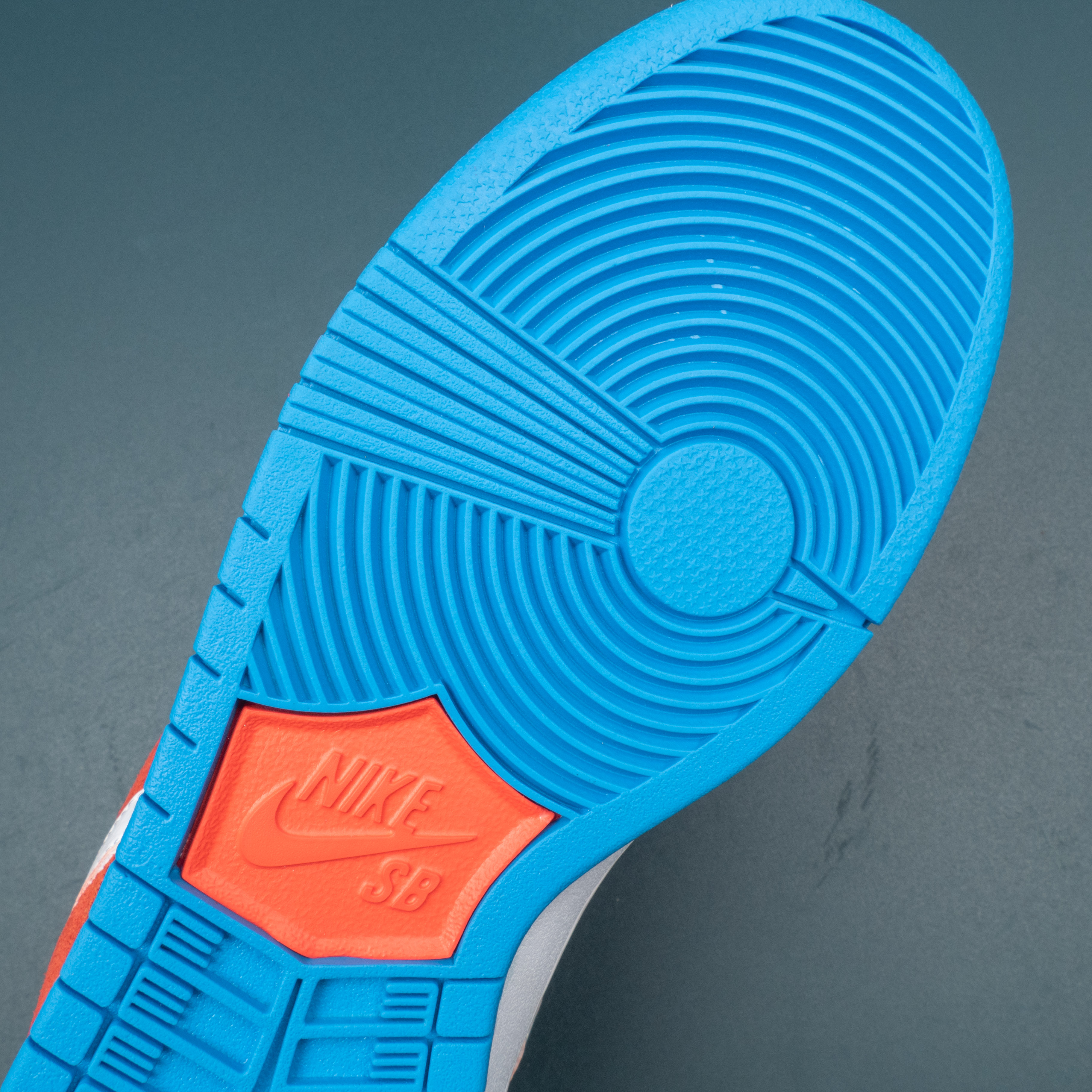 SB Dunk Low Pro Bart Simpson