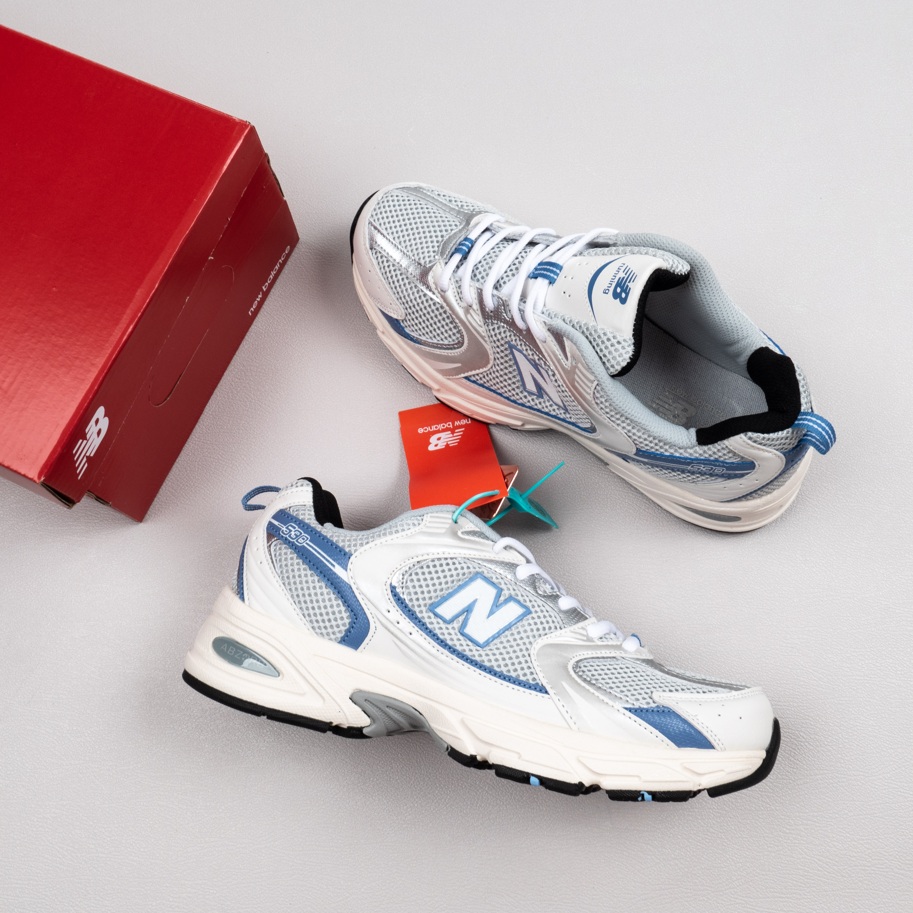 【Free Shipping】530系列白蓝复古老爹鞋休闲运动跑步鞋MR530KC