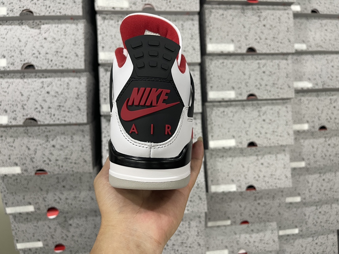 4's Fire Red DC7770-160