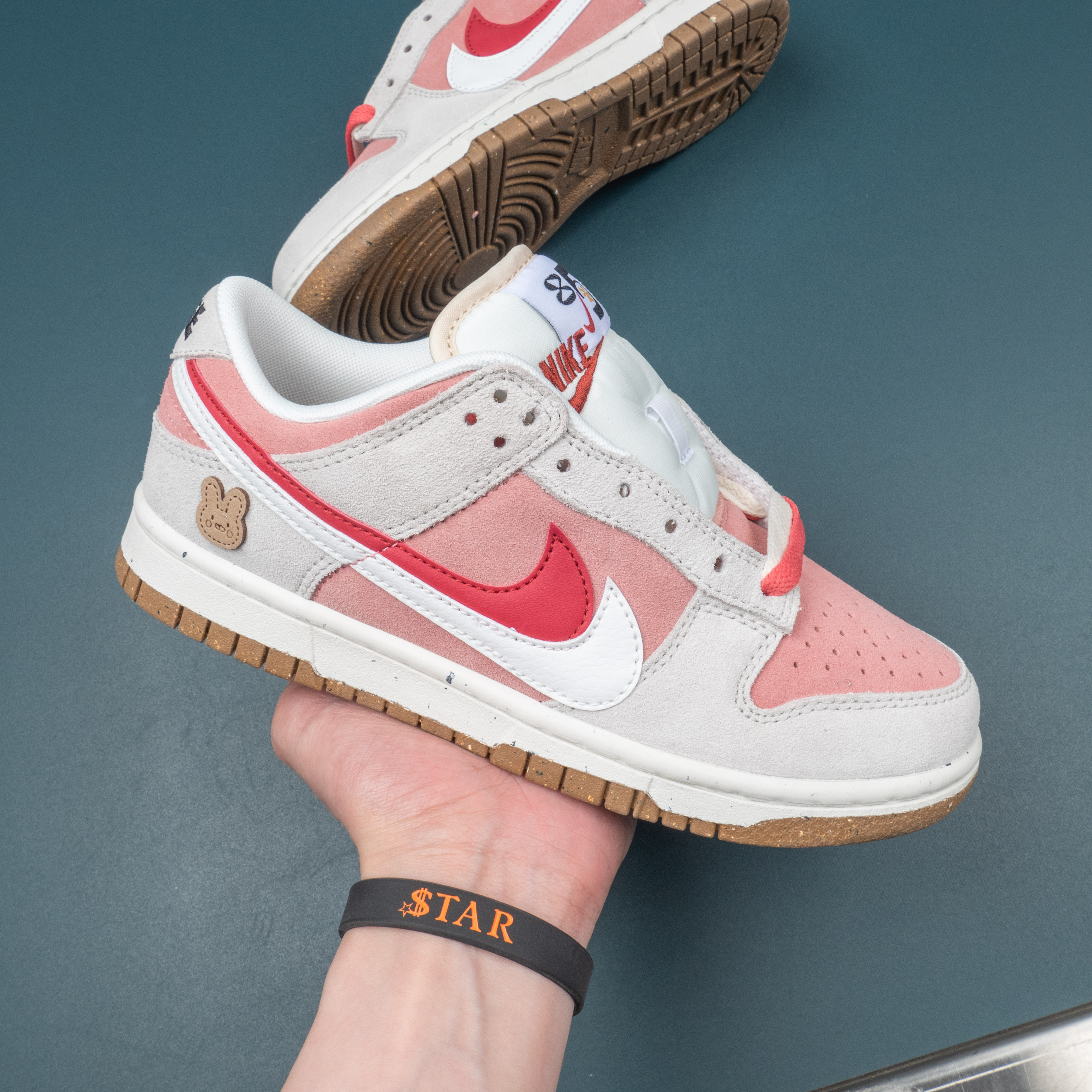 SB Dunk Low SE 85