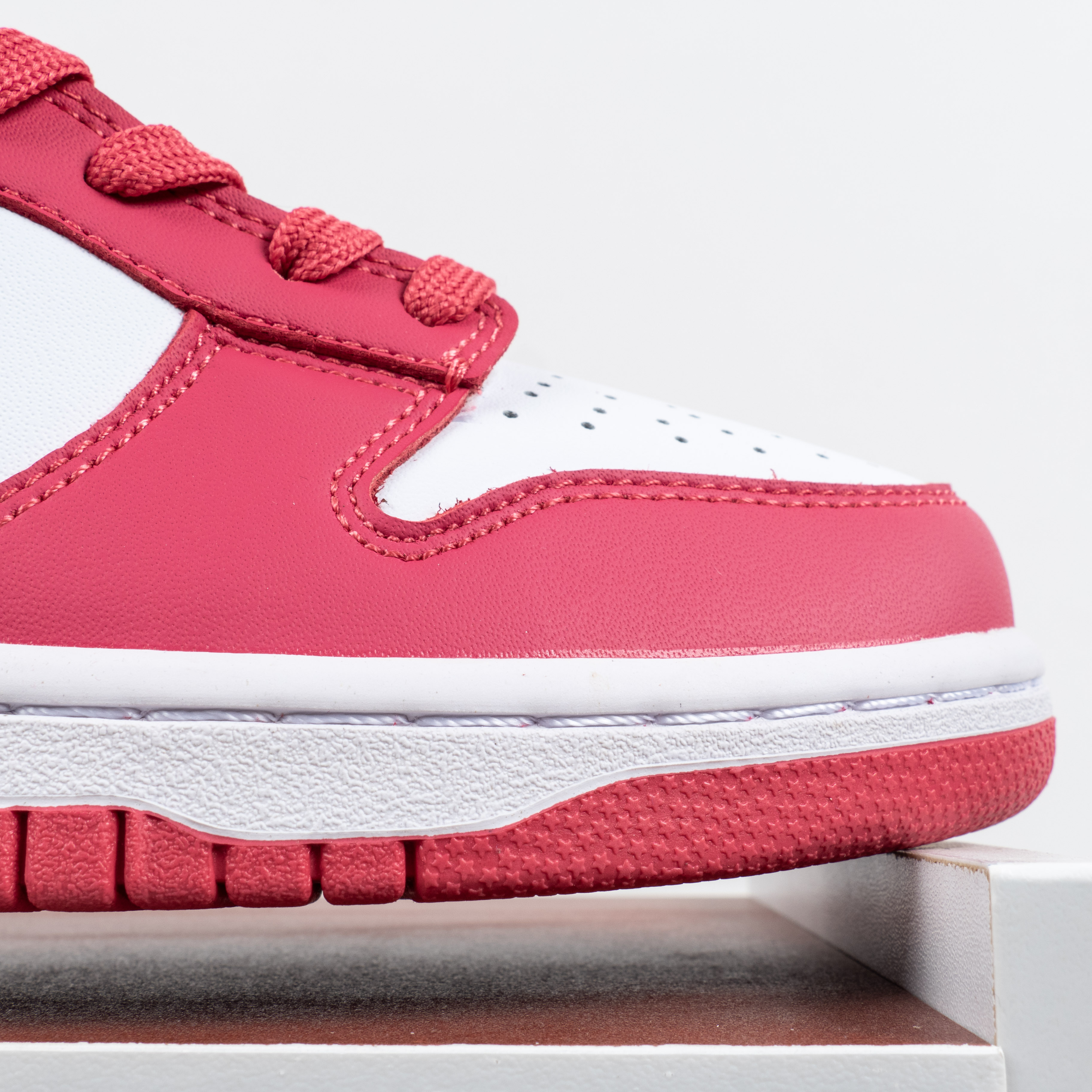 Dunk Low Archeo Pink