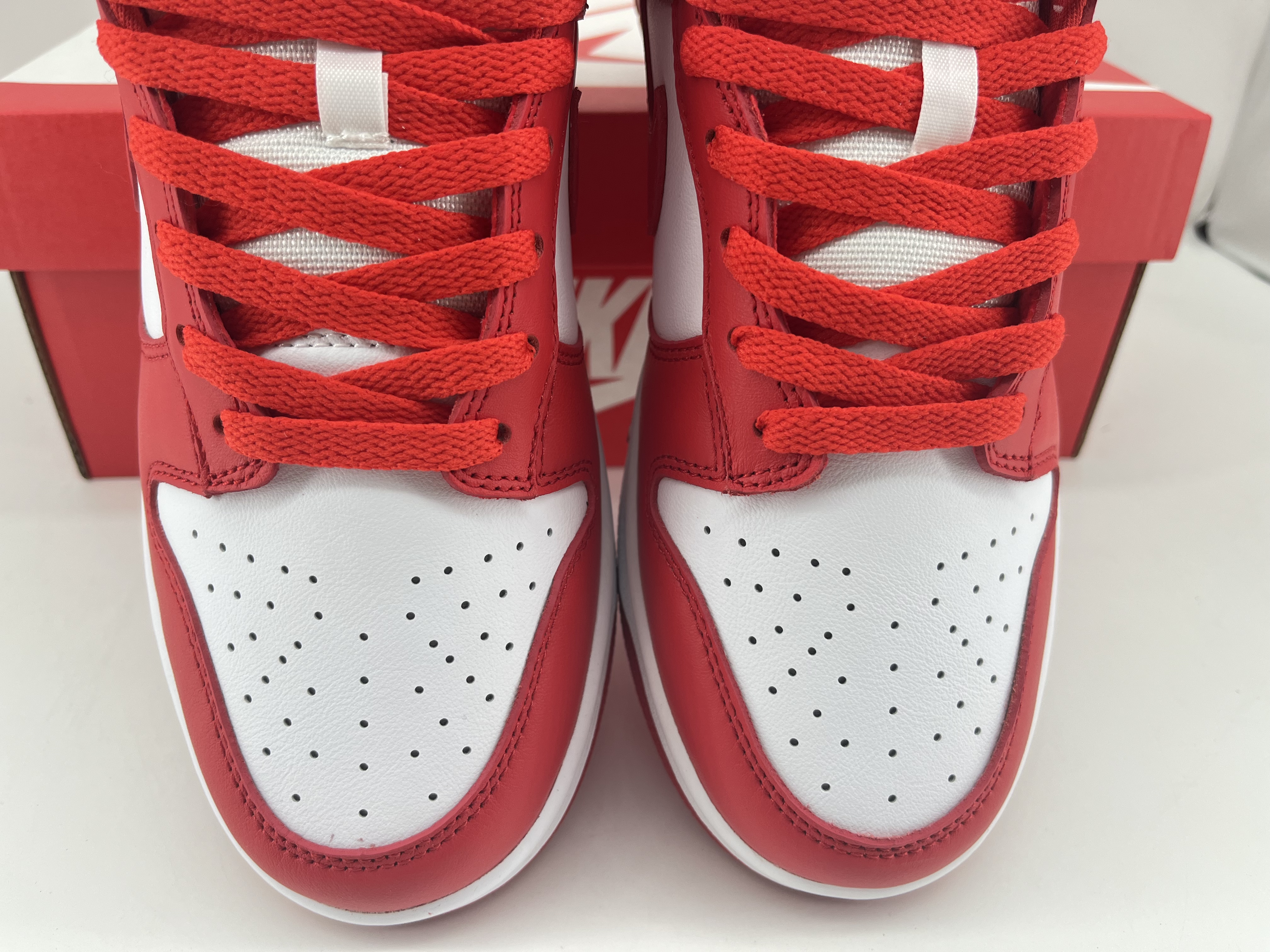 Dunk Low University Red