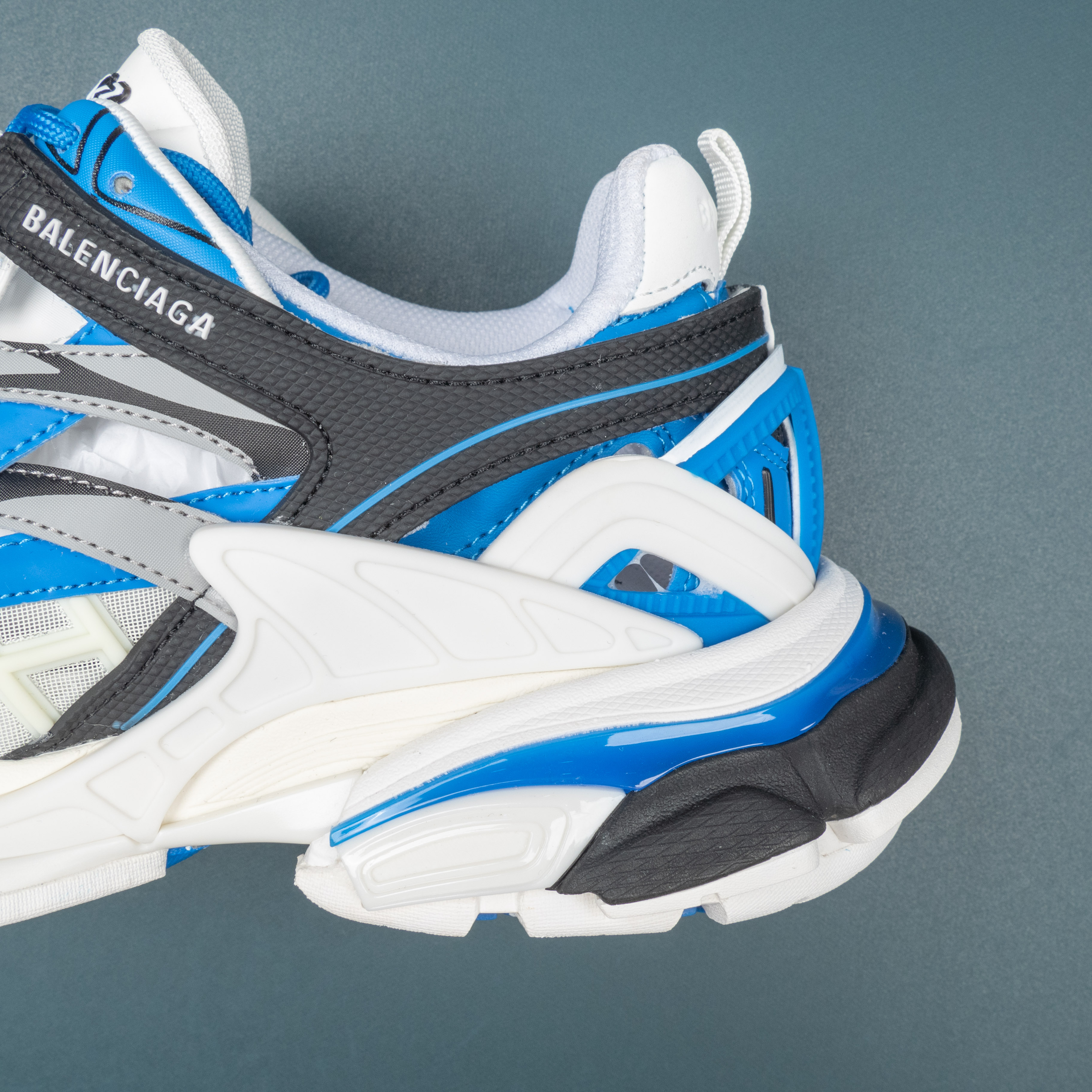 Track 2.0 Blue White