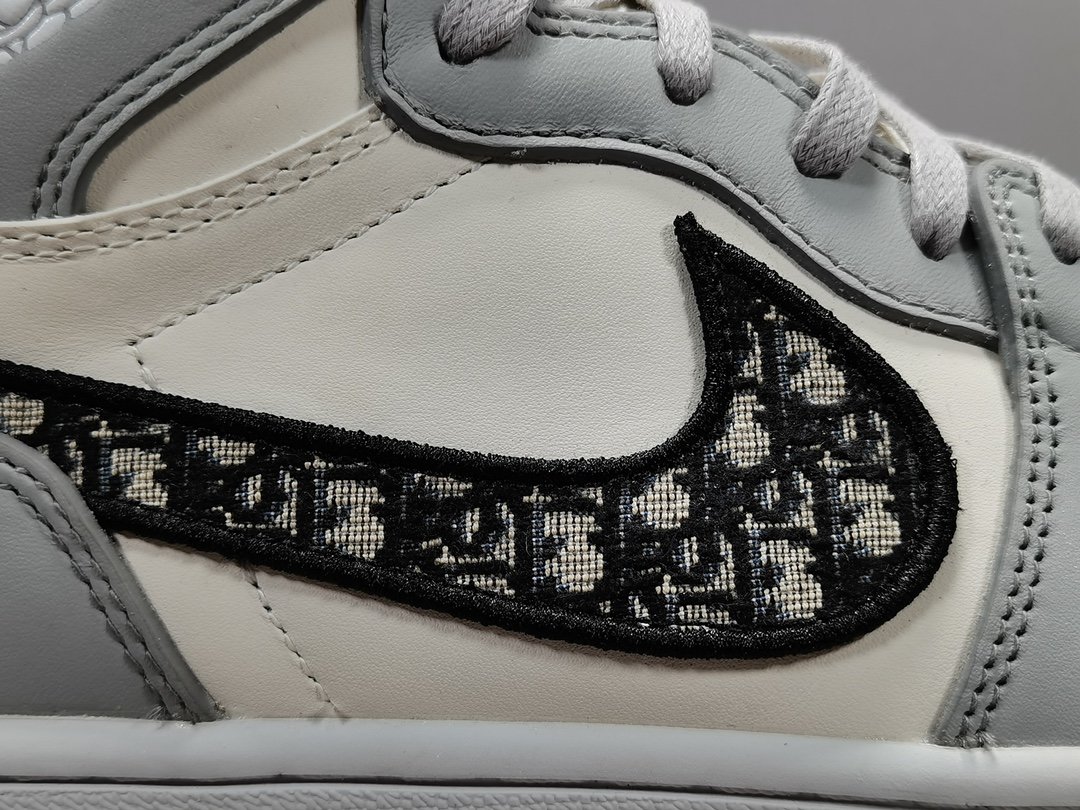 1's Retro High Dior CN8607 002