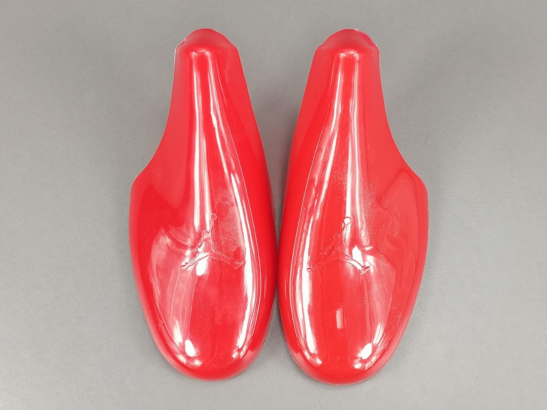 11's Retro Platinum Tint