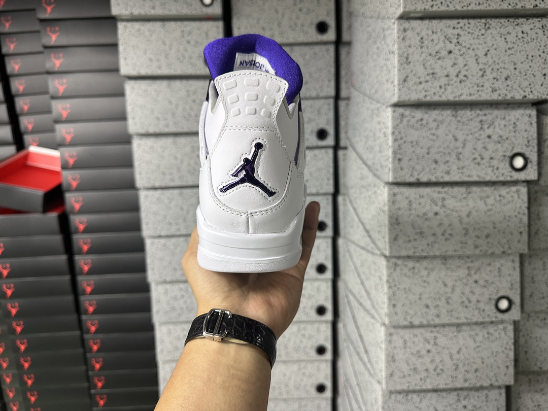 4's Retro Metallic Purple