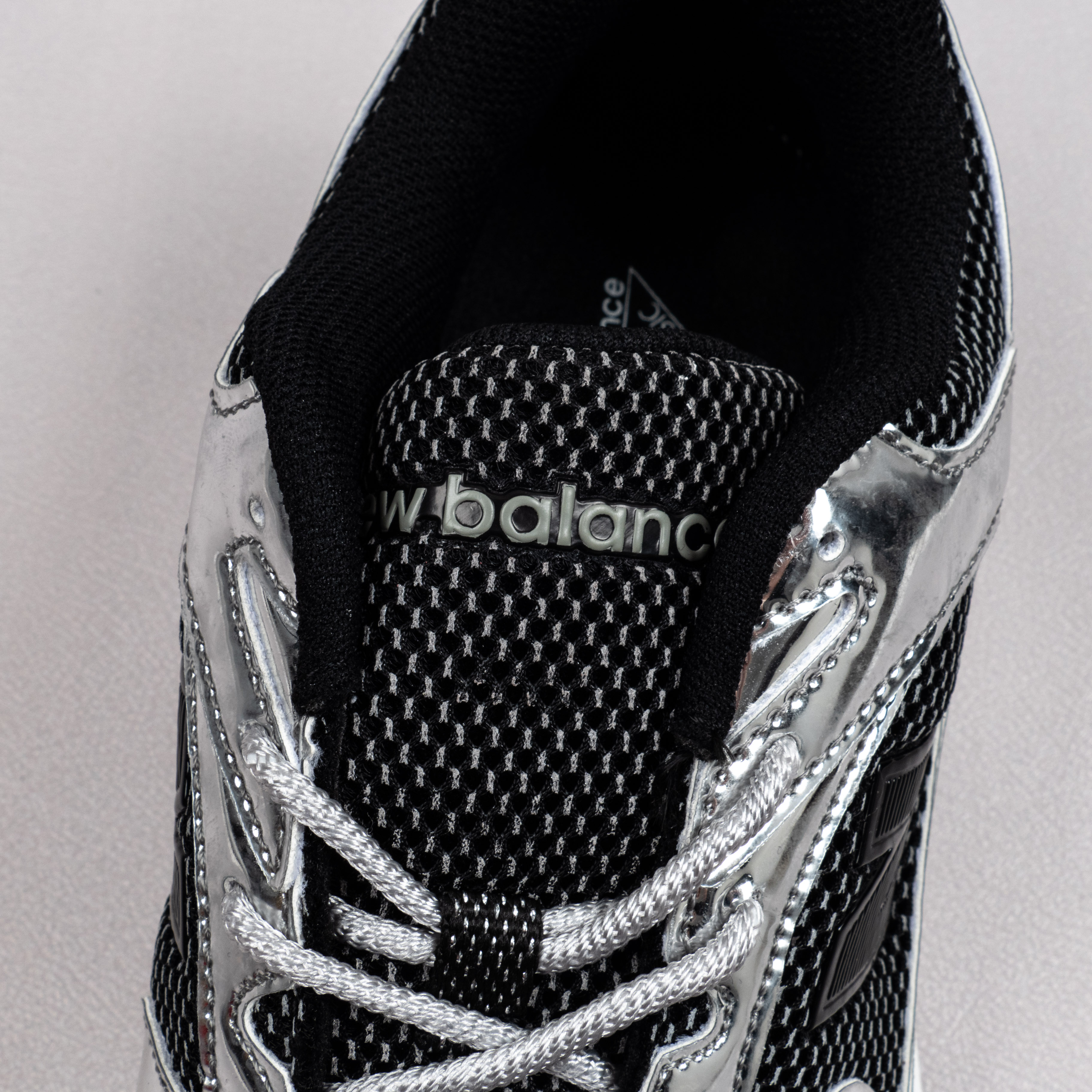 【Free Shipping】NB530系列复古跑步鞋老爹鞋 MR530KK