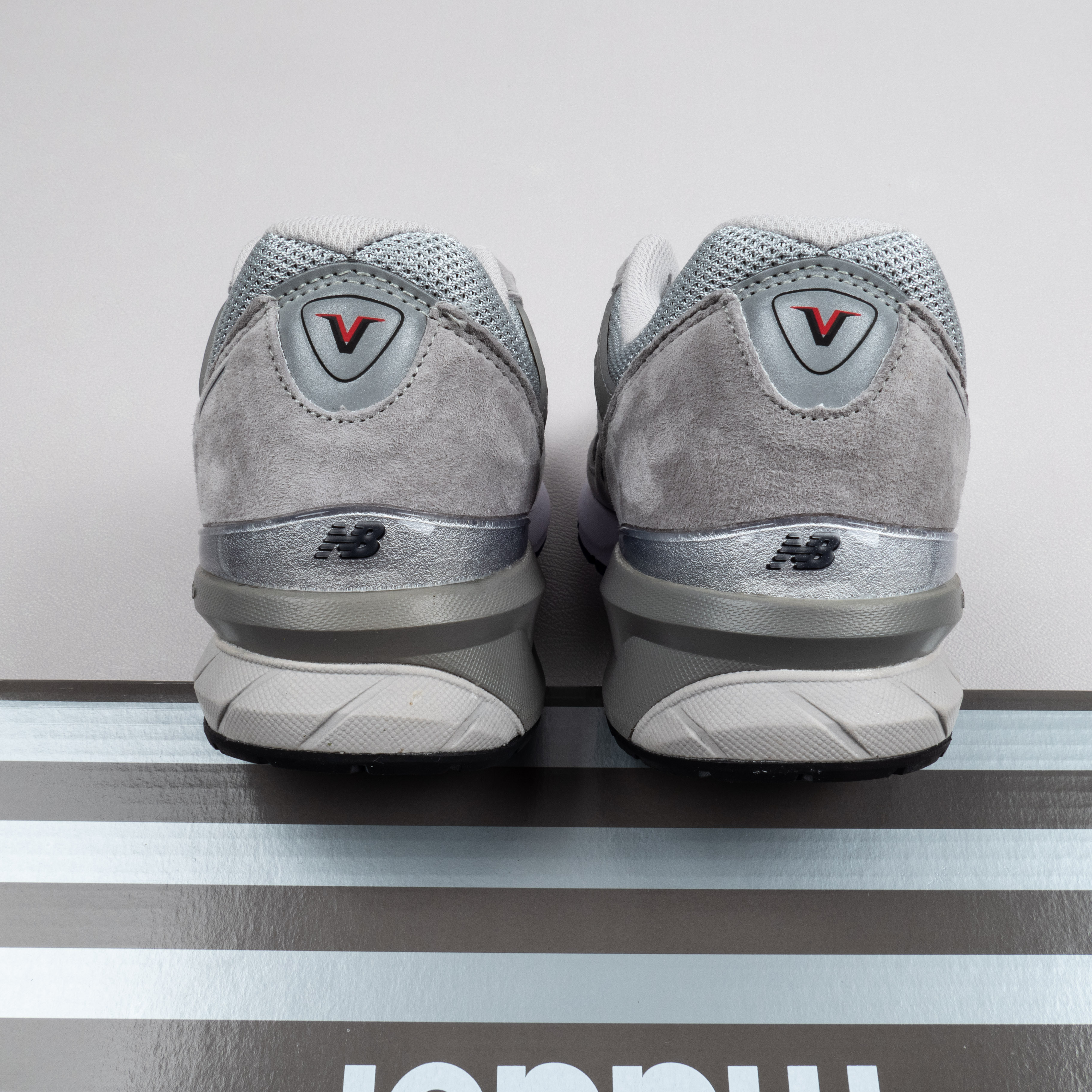 【Free Shipping】990v5 Grey