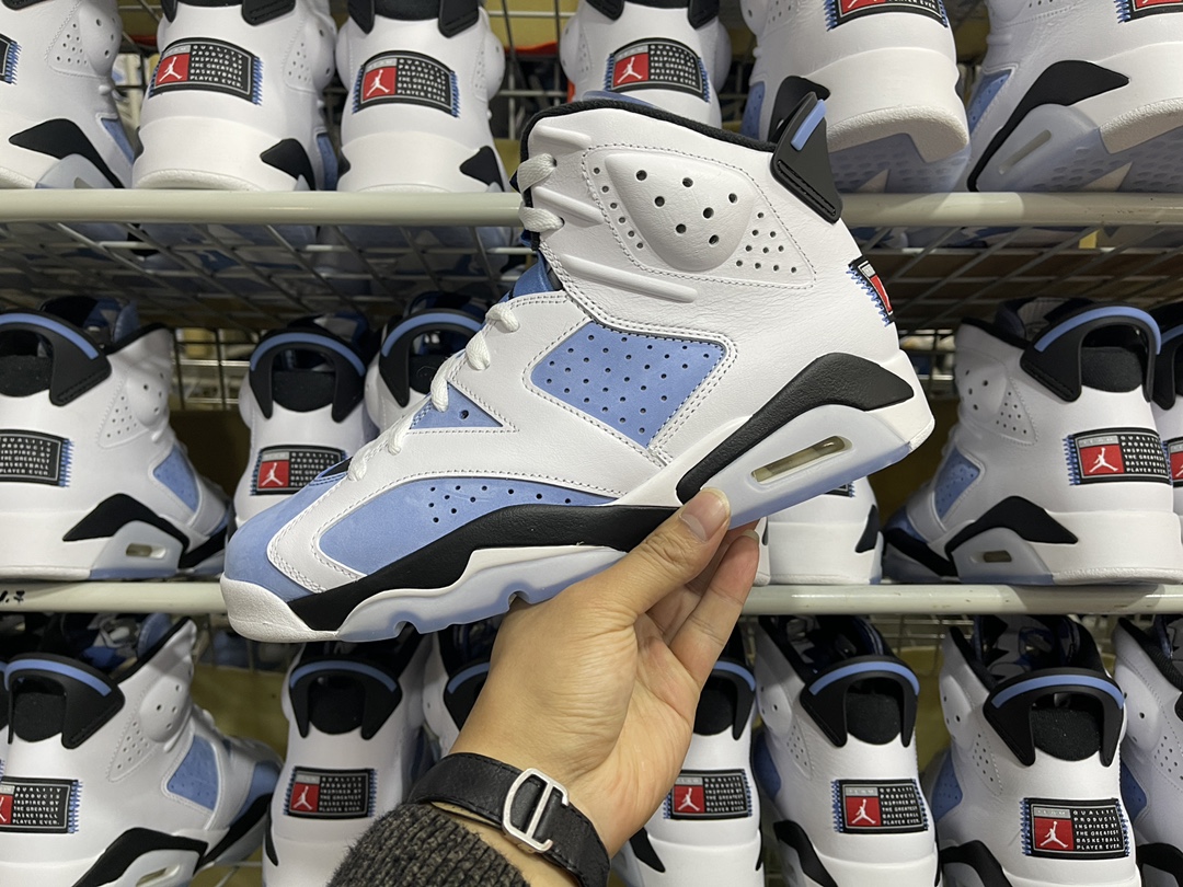 6's Retro University Blue