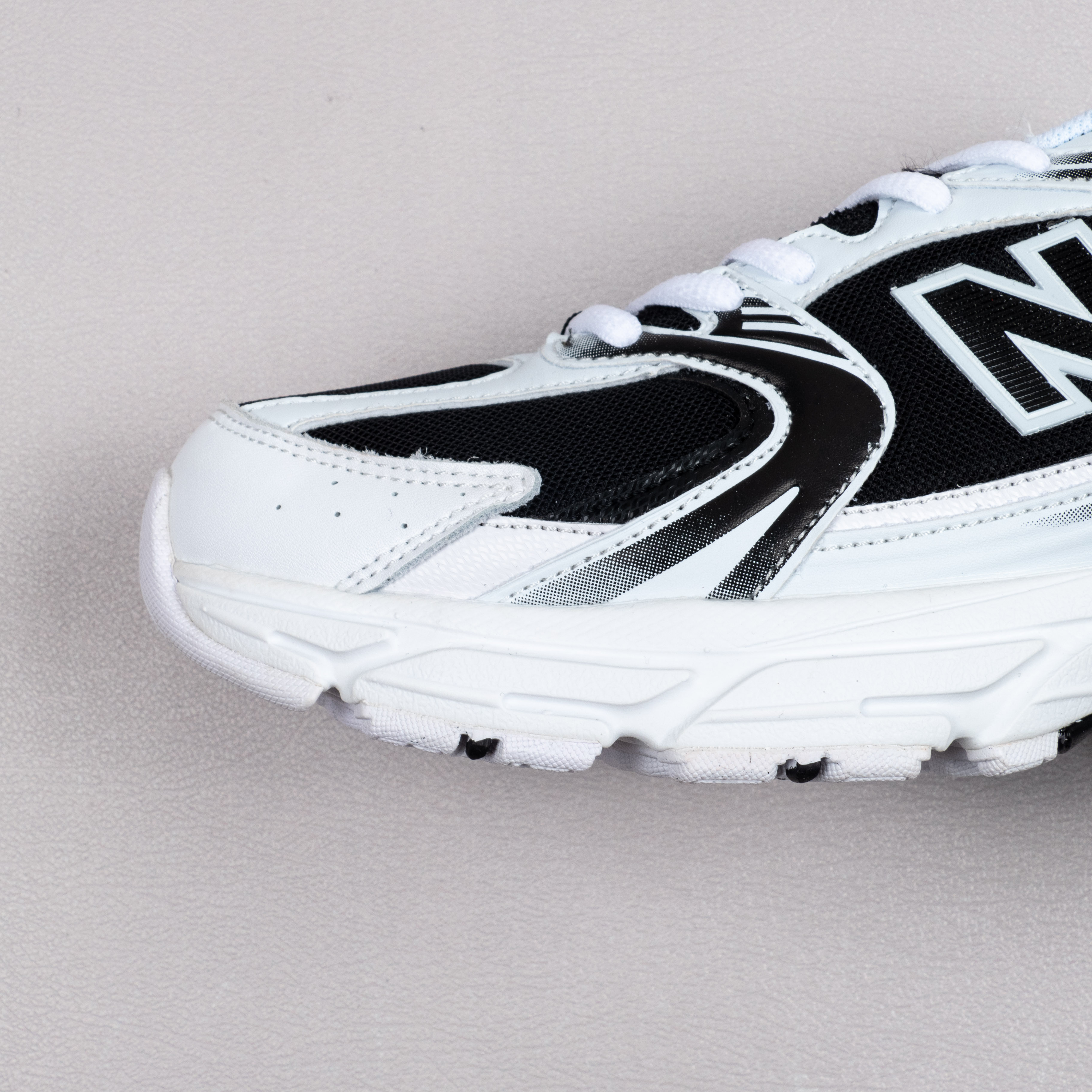 【Free Shipping】NB530系列复古跑步鞋老爹鞋 MR530SJ