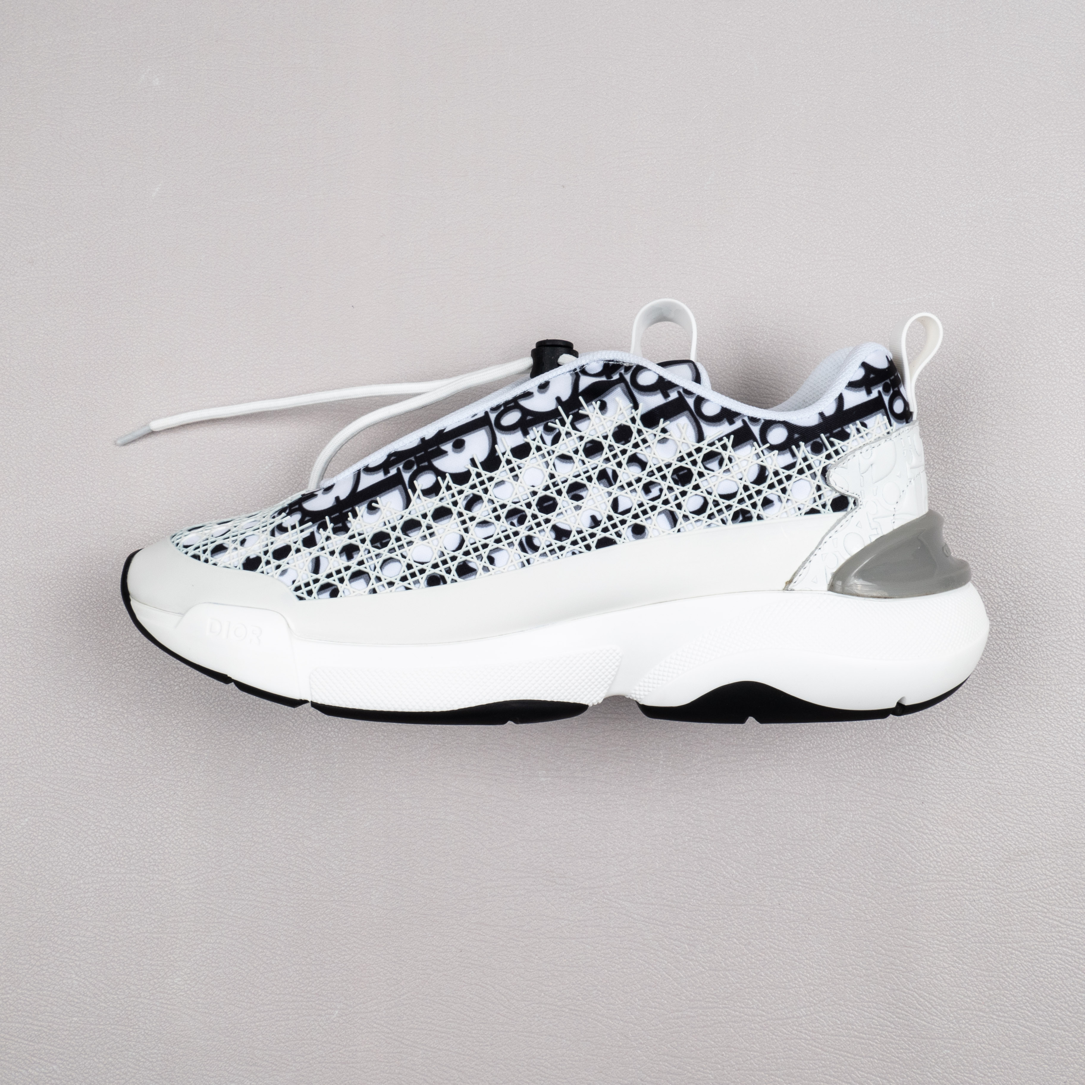 【Free shipping】男女鞋 DlOR 运动休闲老爹鞋松紧鞋带黑白色