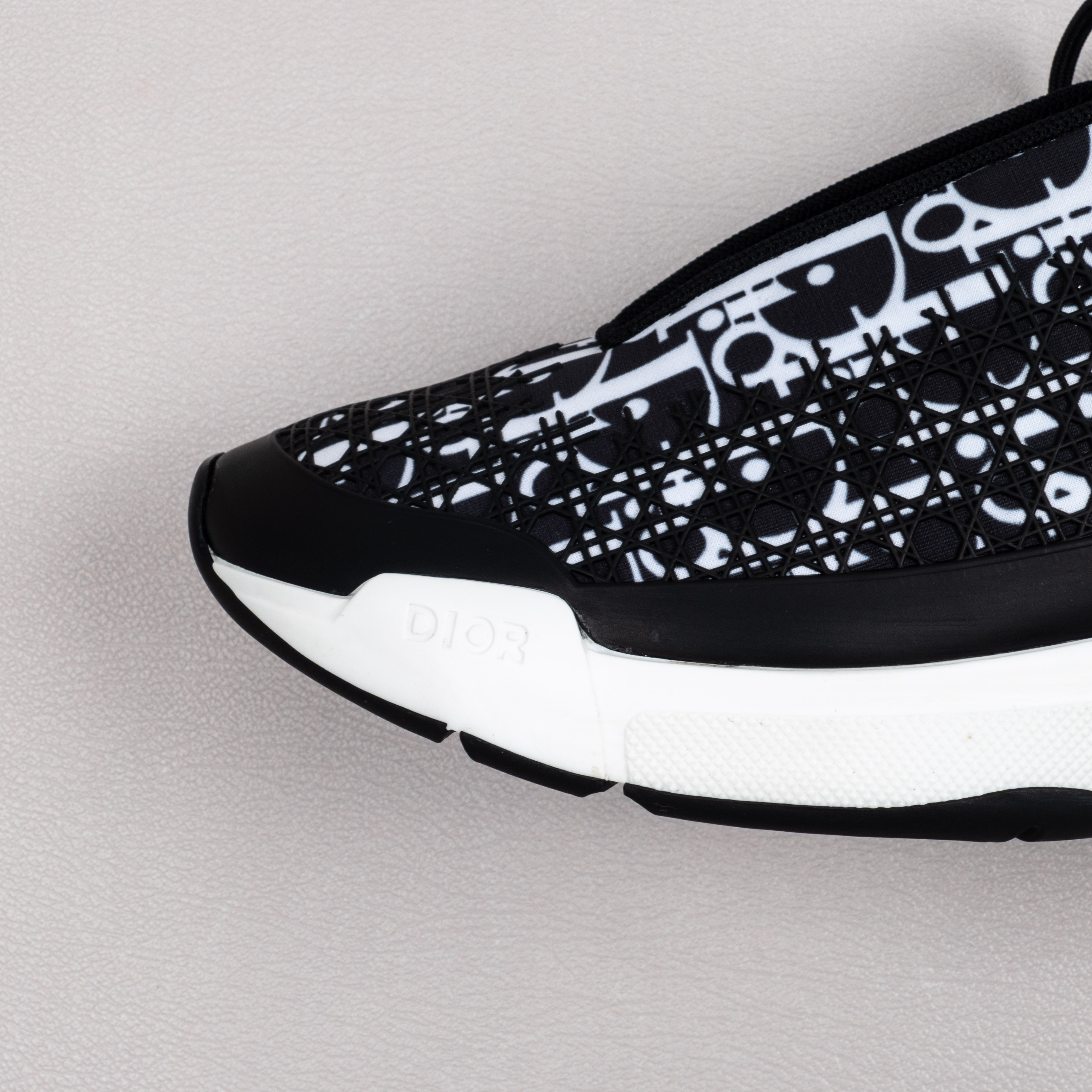 【Free shipping】女鞋 DlOR 运动休闲老爹鞋松紧鞋带黑色