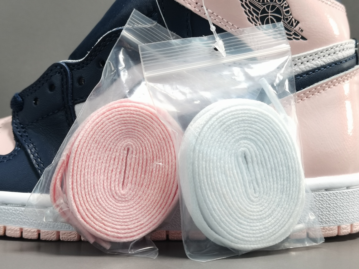 1s Retro High OG Atmosphere