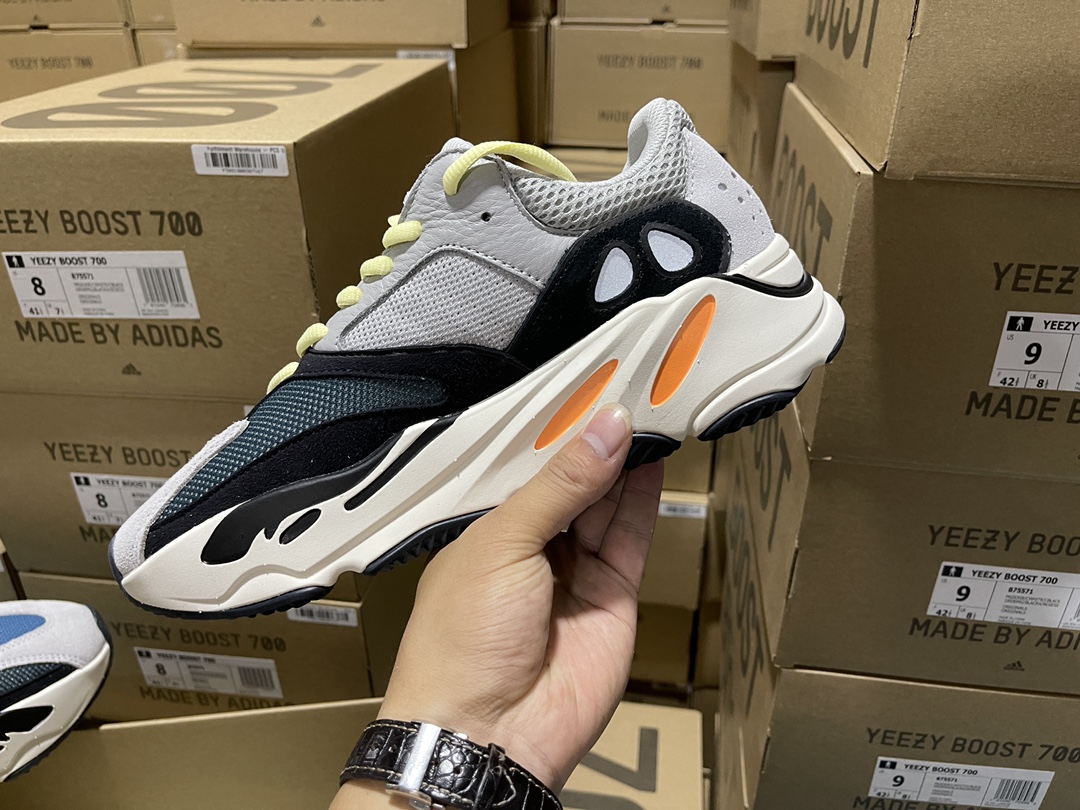 700 Wave Runner Solid Grey