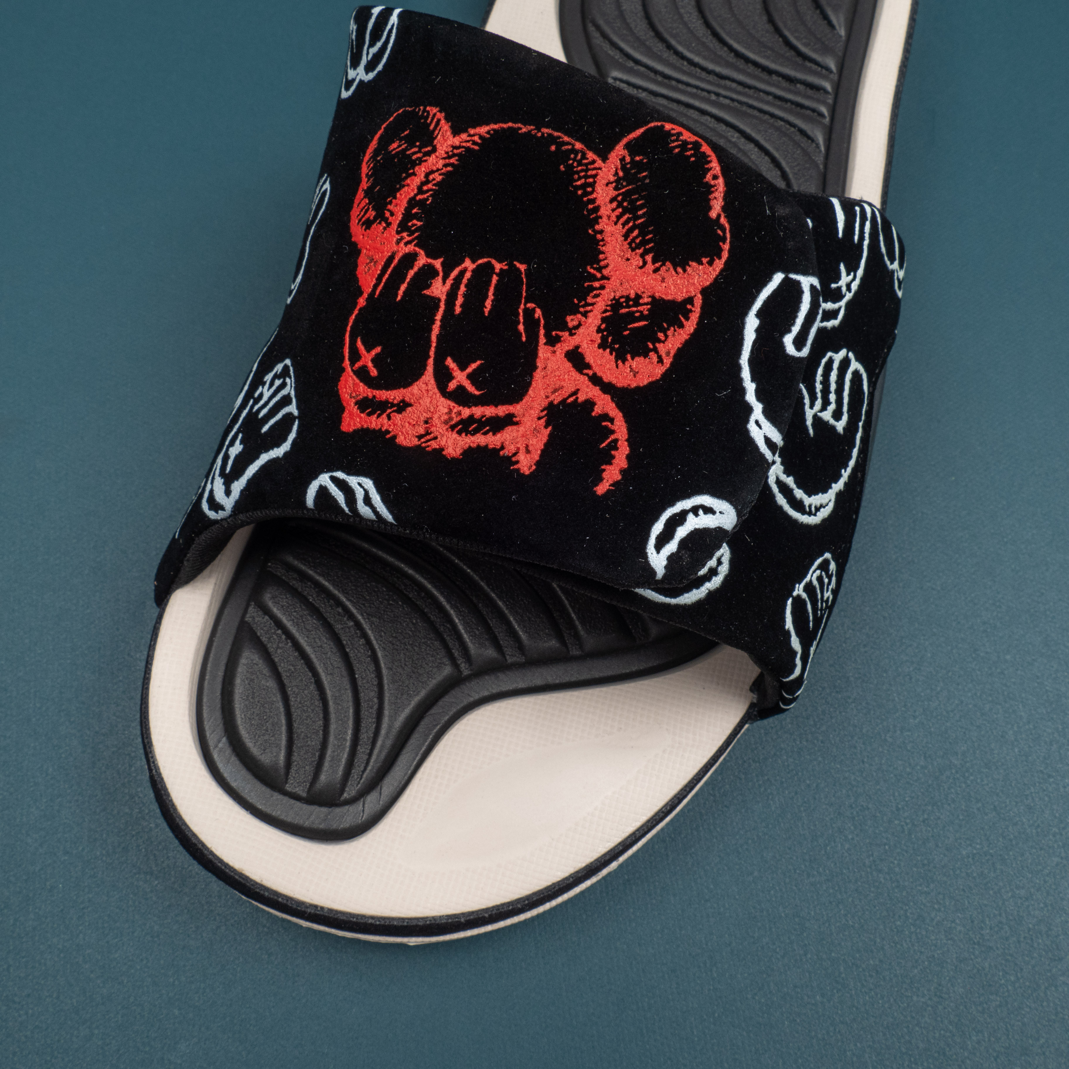 Hydro 4 “Black-White-Red”