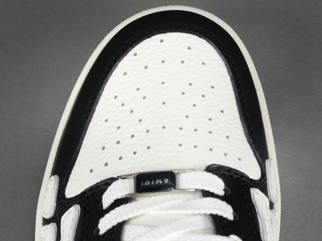 Skel Top Low Black White