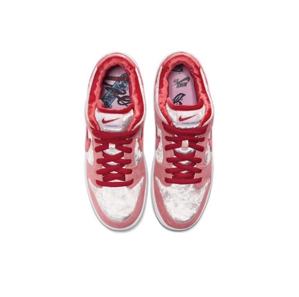 SB Dunk Low StrangeLove Skateboards CT2552-800