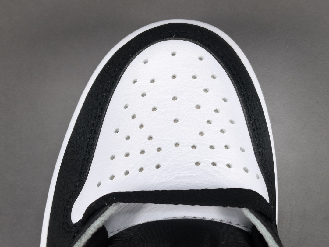 1's Retro High OG Bleached Coral