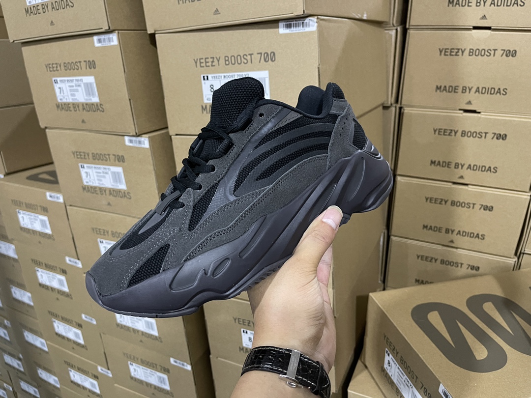 700 V2 Vanta
