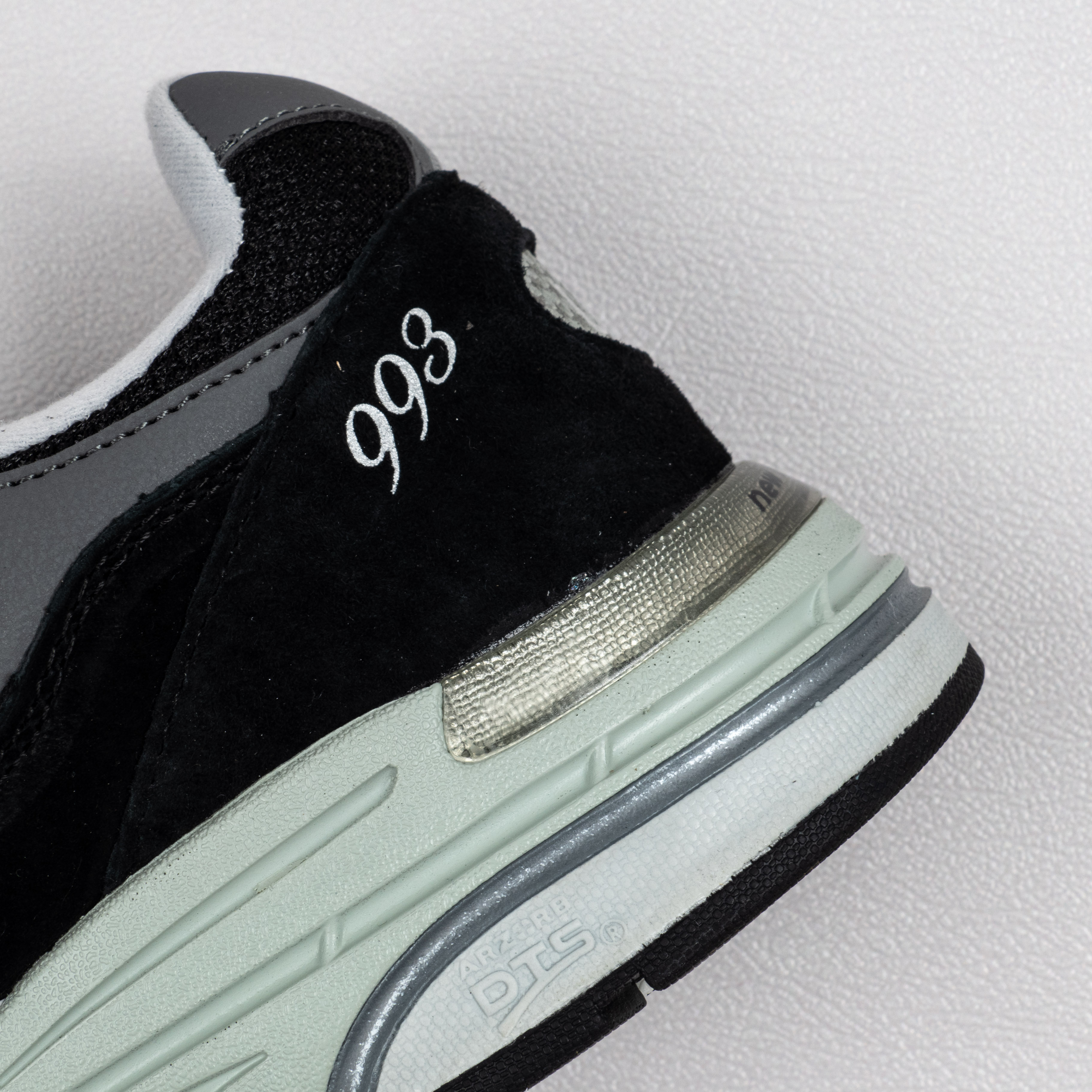 【Free Shipping】993 MIU Black