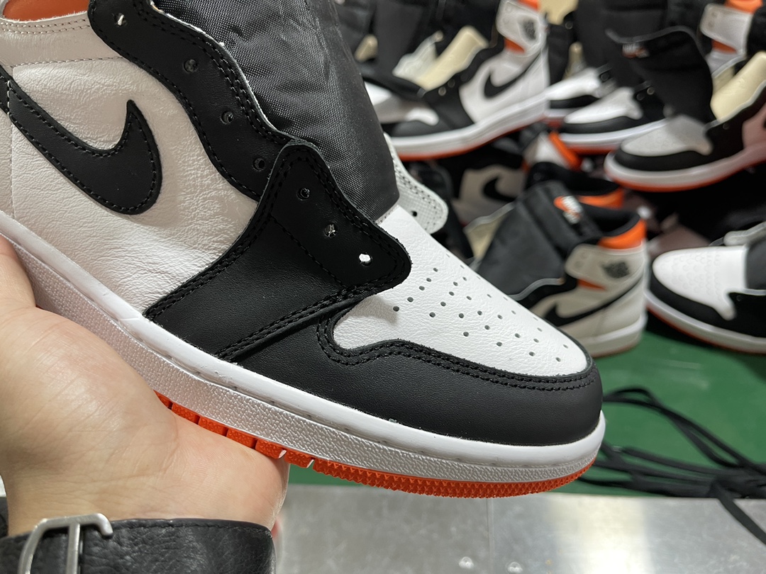 1 Retro High OG Elctro Orange