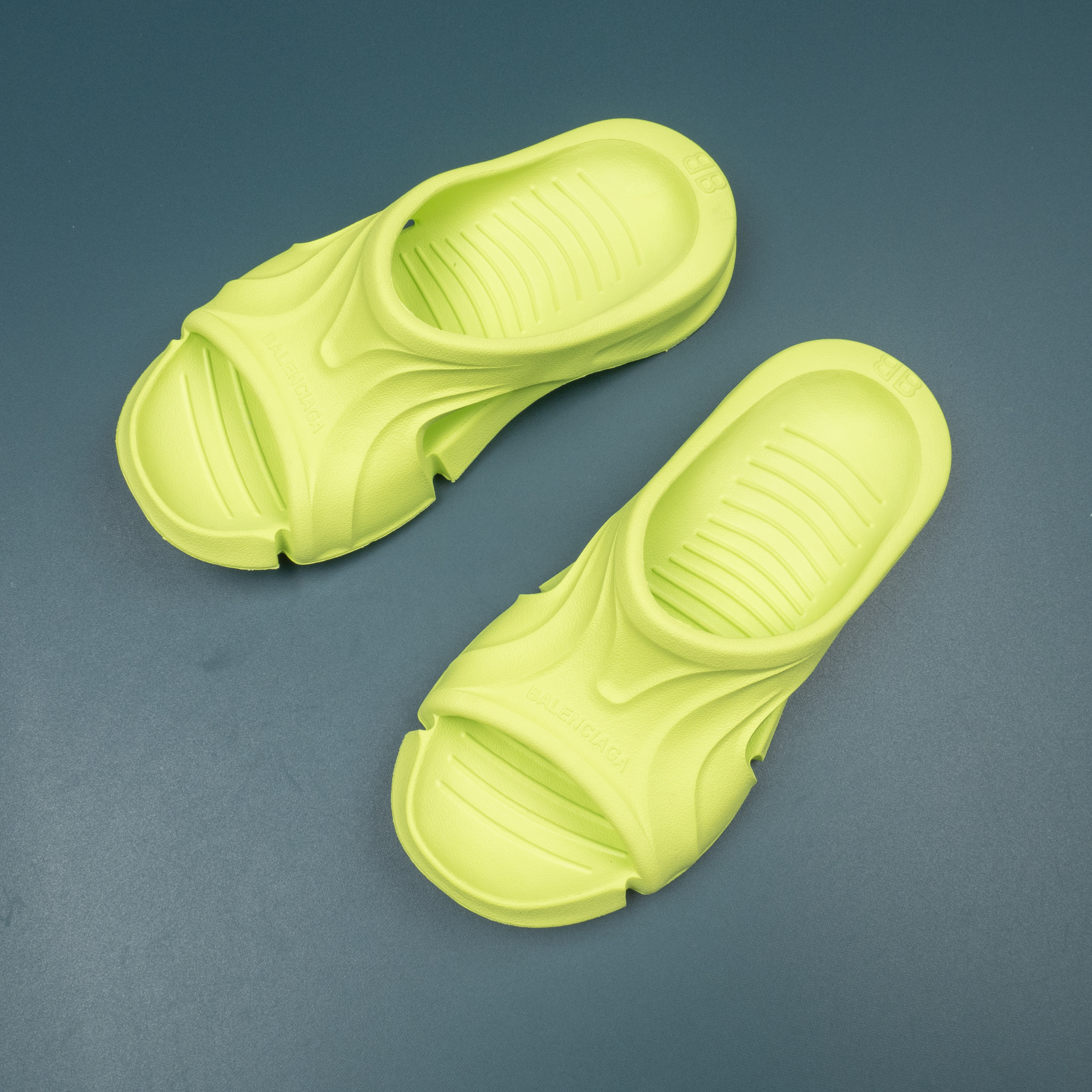 Mold Slide Sandal Glow Green