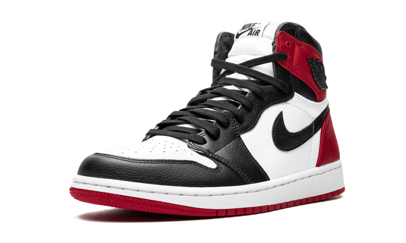 1's Retro High OG “Satin Black Toe”