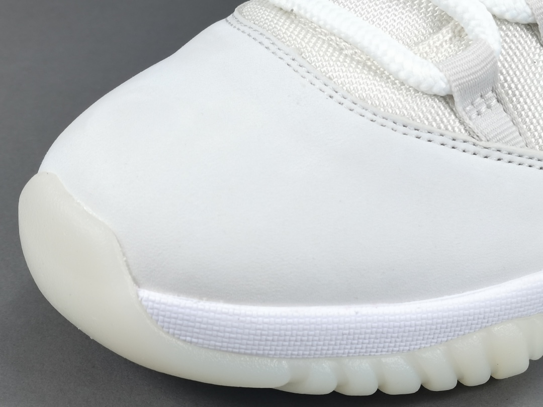 11's Retro Platinum Tint