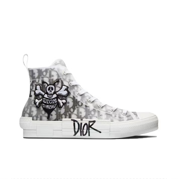 B23 High Top Bee Embroidery